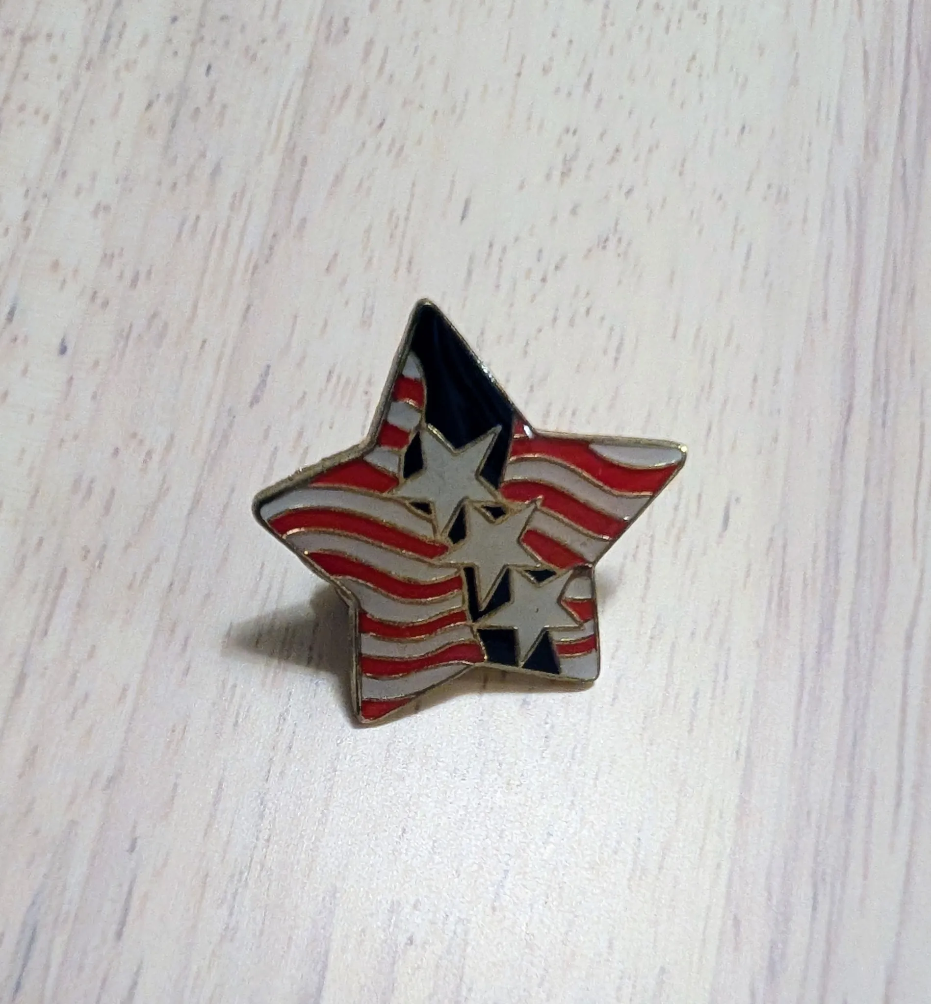 Brand New Star Pin with American Flag Design photo 1