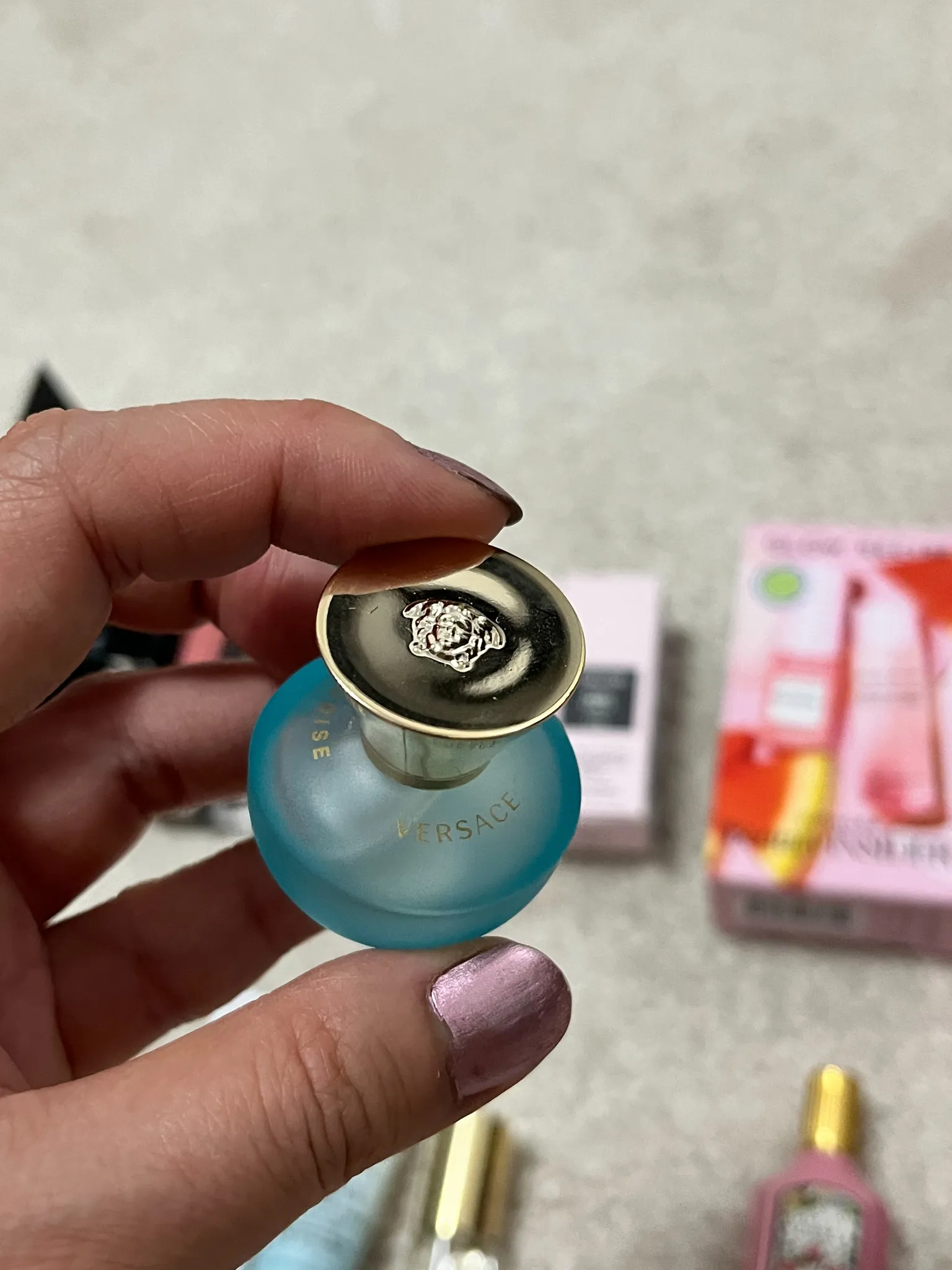 Traded- Versace perfume  photo 1
