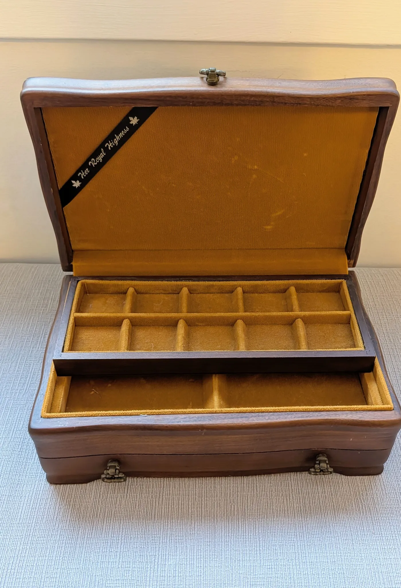 Her Royal Highness Vintage Wooden Jewellery Box  photo 1