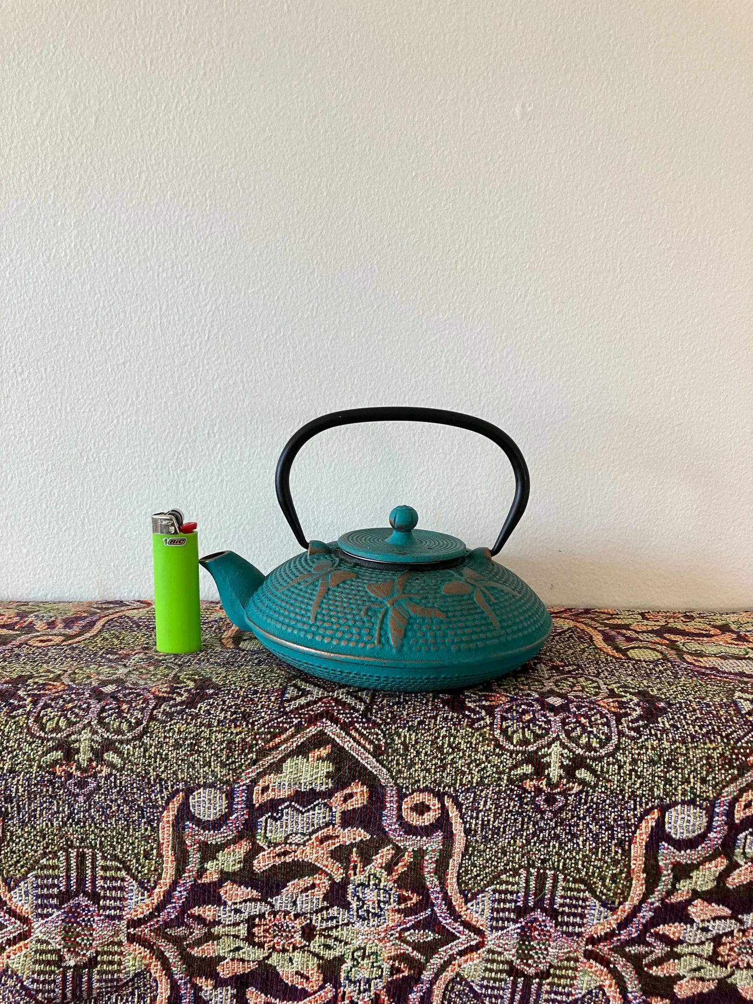 Cast iron teapot  photo 1
