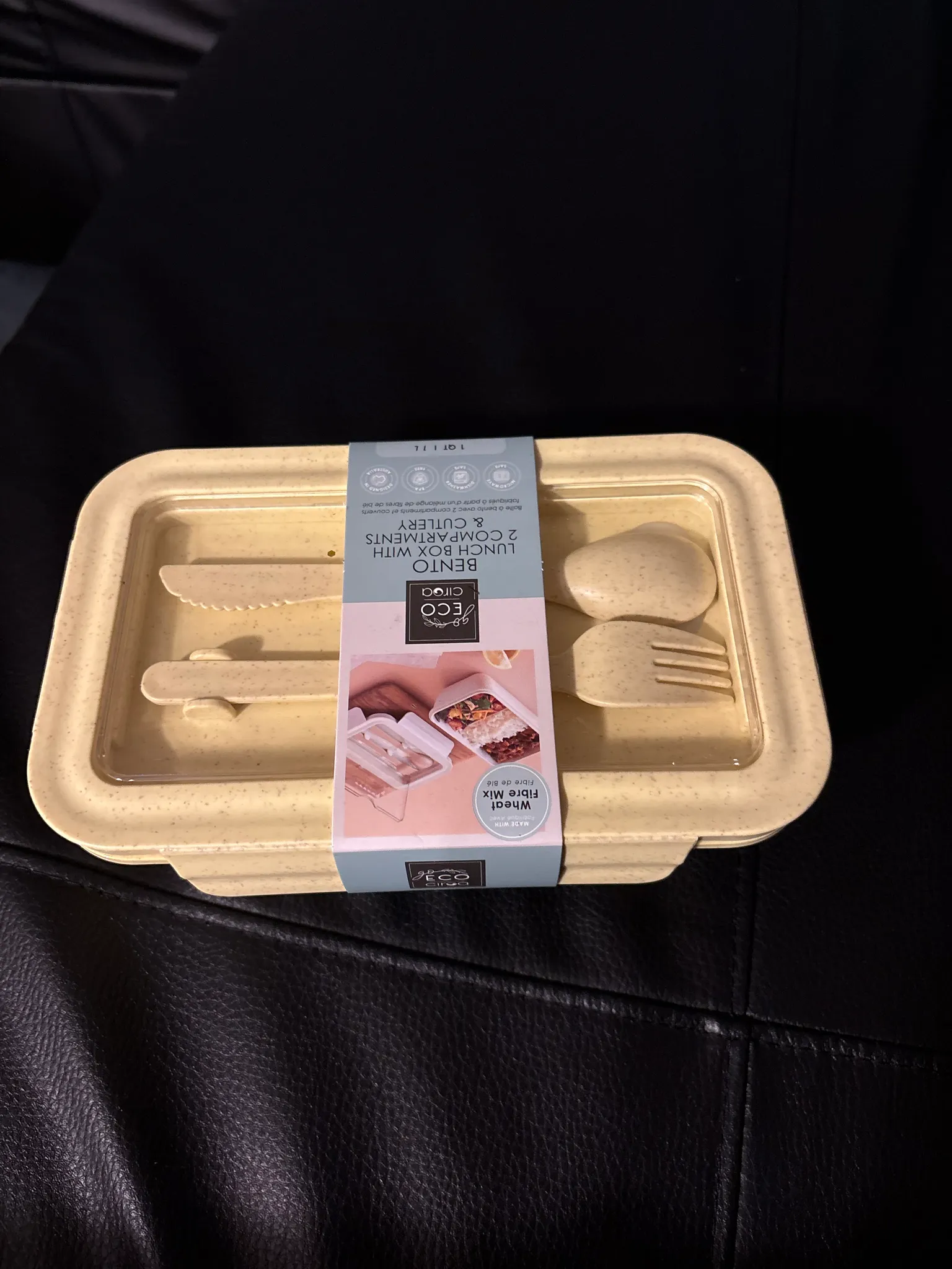 New bento box tupperware photo 1