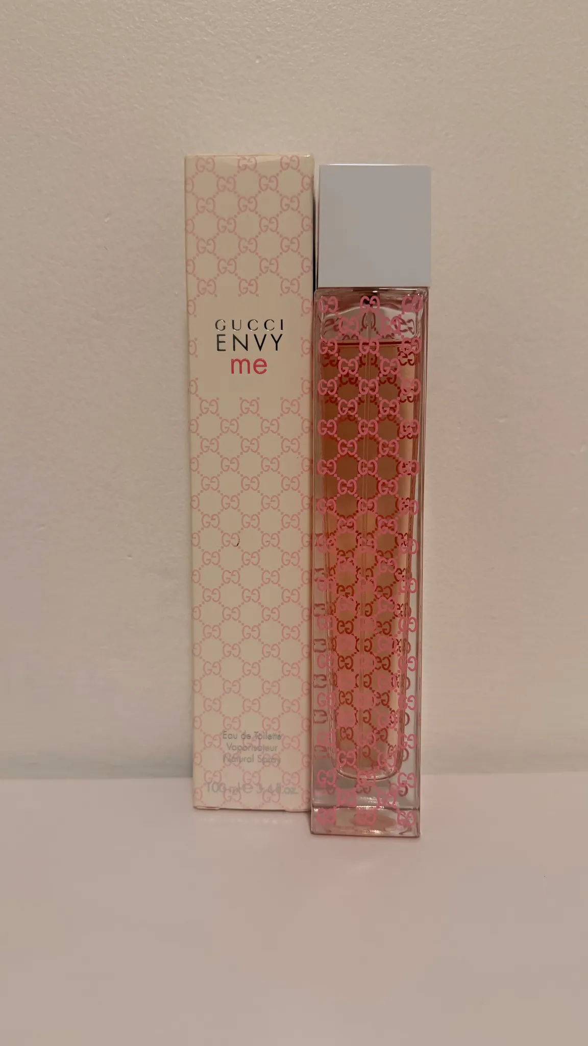 Perfume photo 1