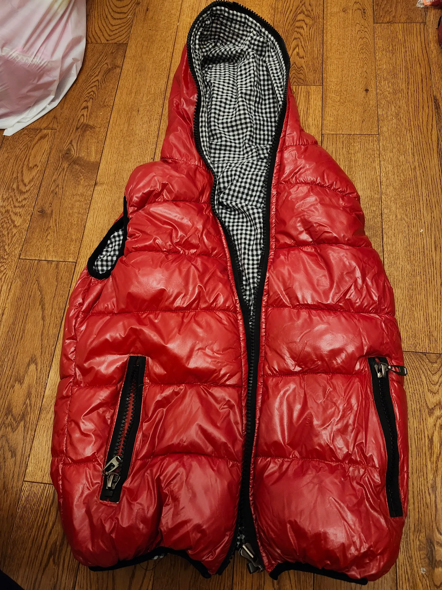 Red shiny kids vest photo 1