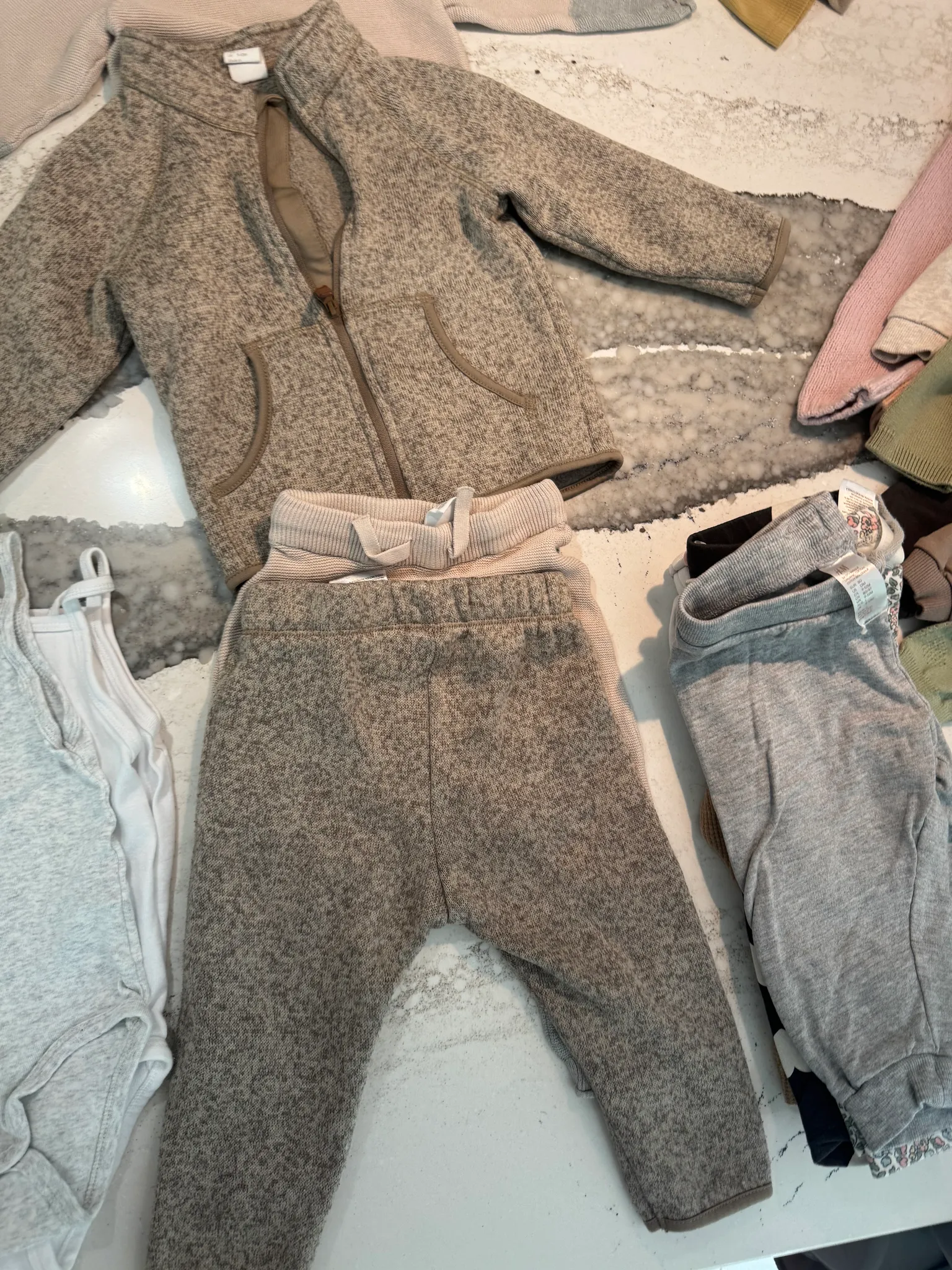 6-12 Month Gender Neutral/Baby Girl Clothing photo 1