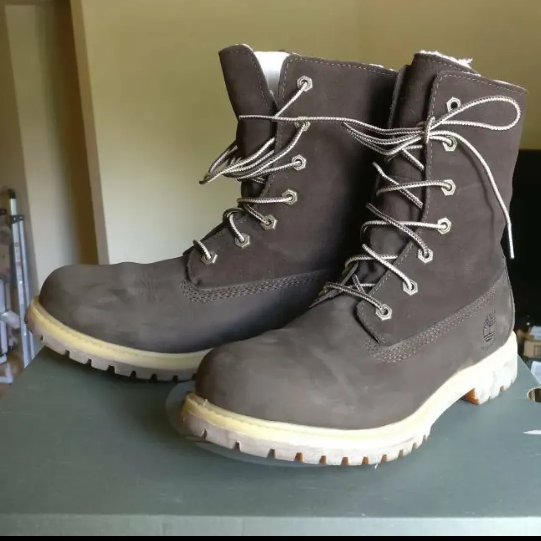 Timberland Size 8 Winter Boots photo 1