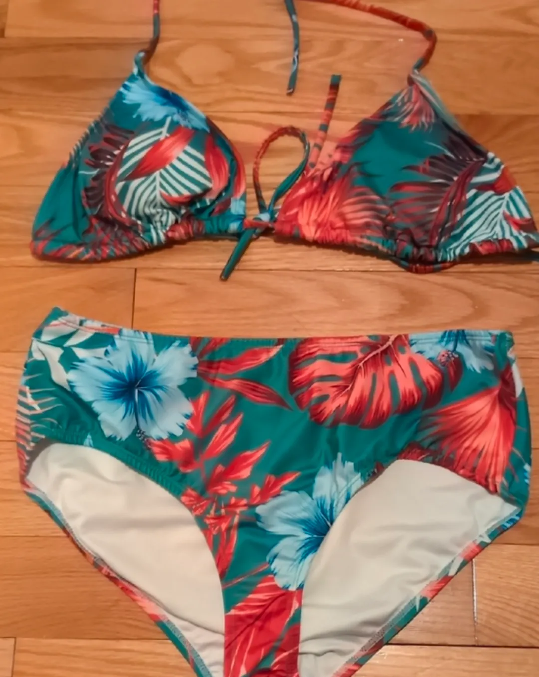 Bathing suit photo 1