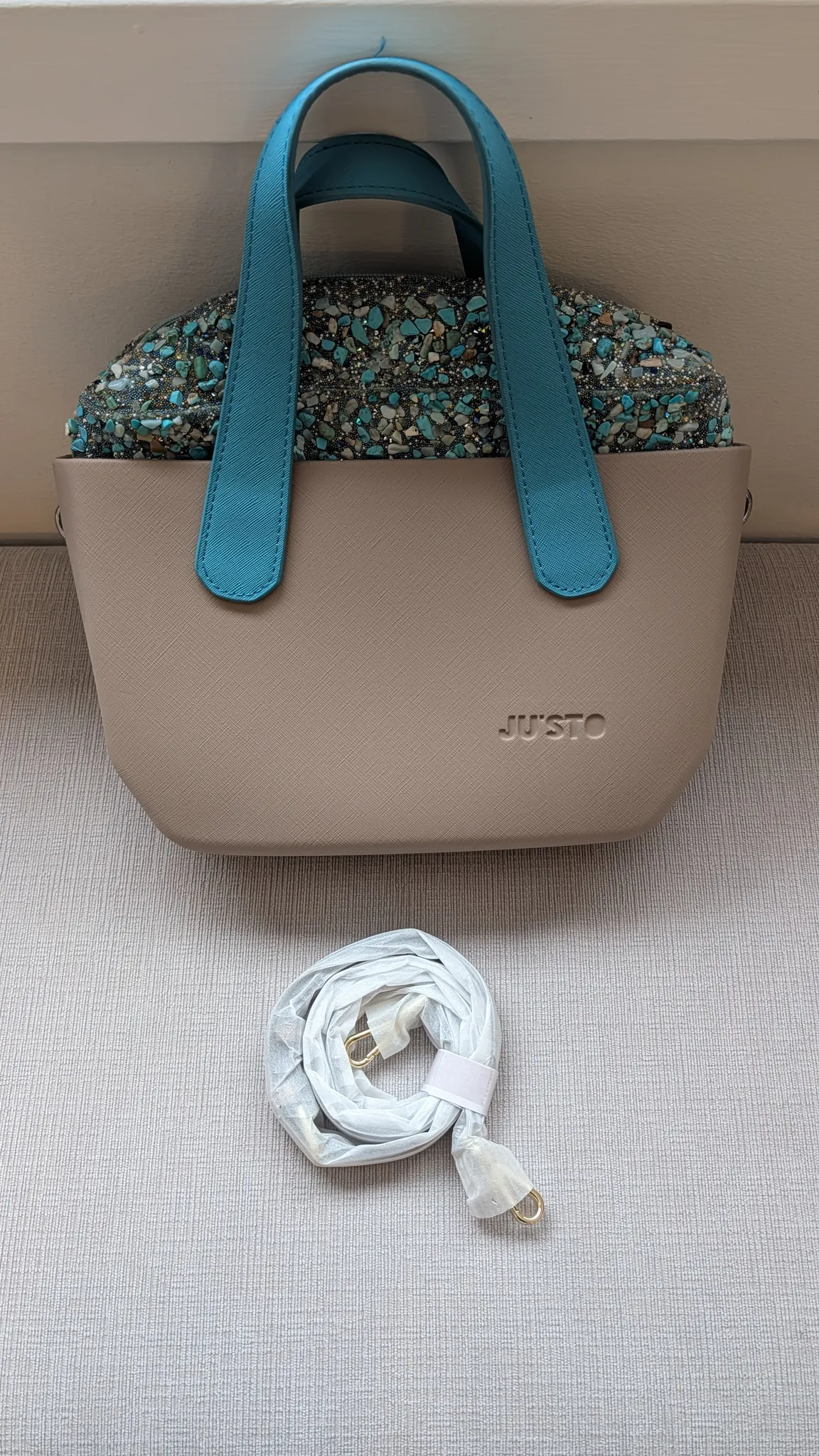Brand New Ju'sto Beige & Turquoise Embellished Handbag photo 1