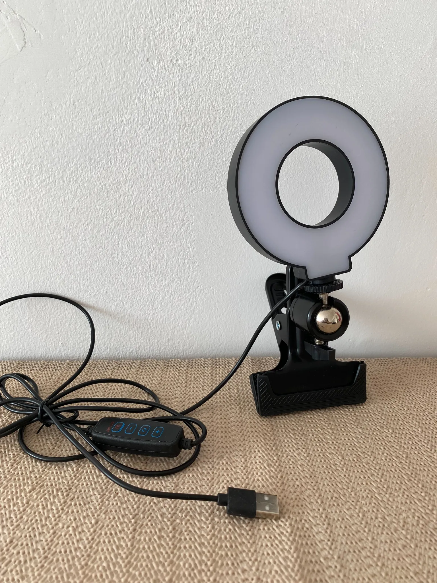Ring light clip-on photo 1