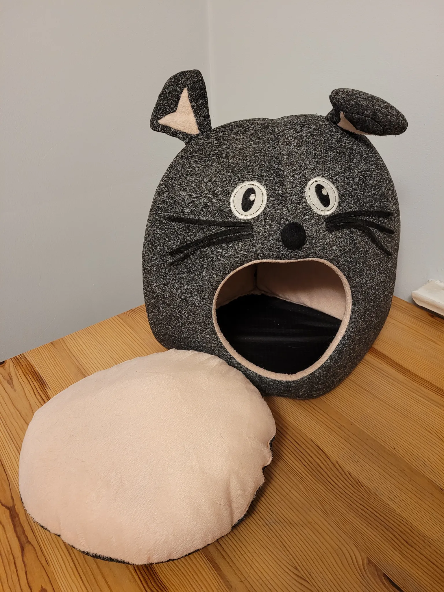 Pet Bed photo 1