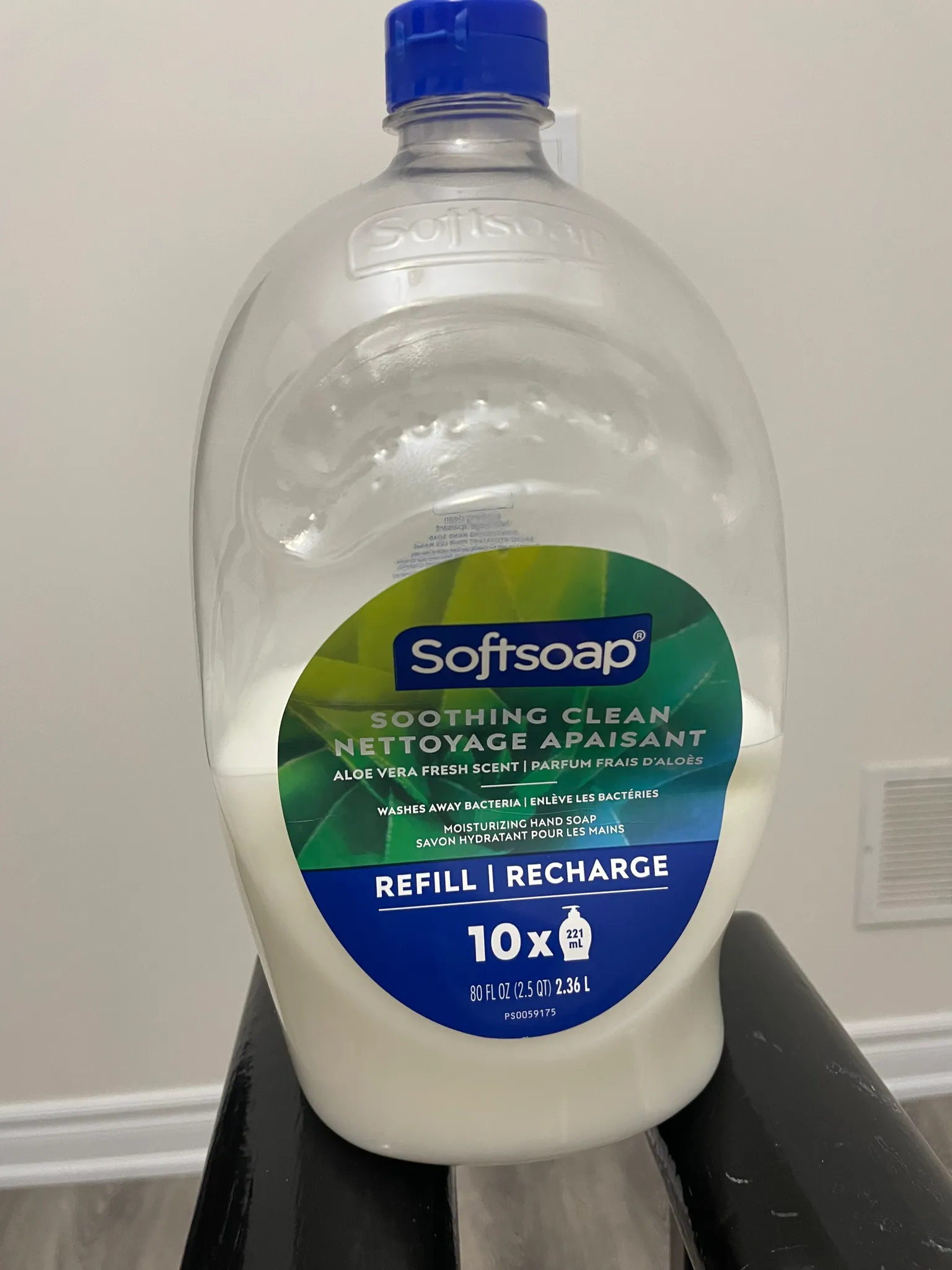 2 x Softsoap hand soap refill  photo 1
