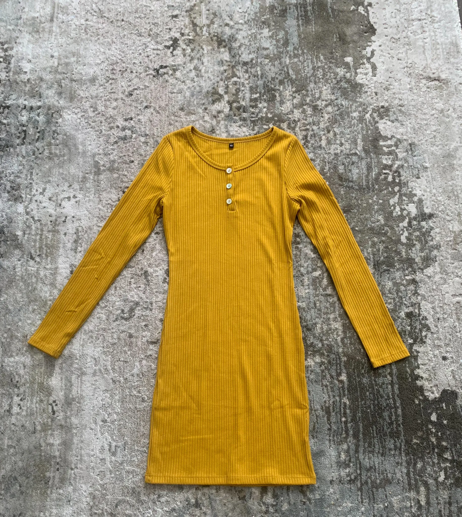 Jed’s yellow dress photo 1