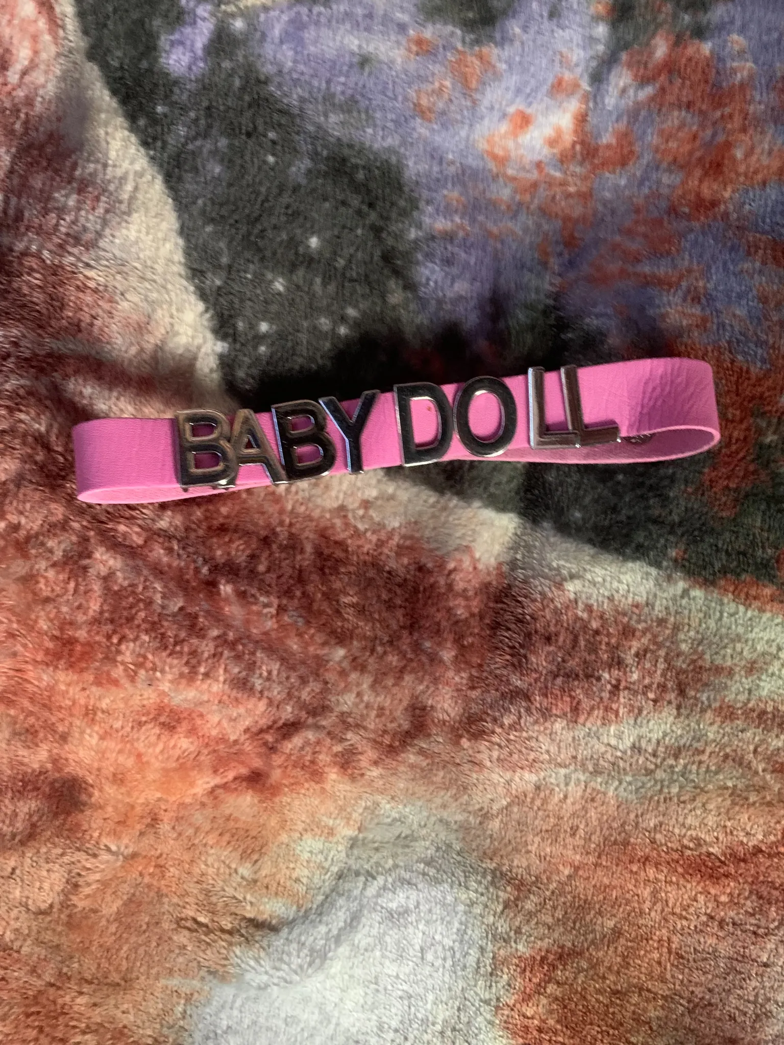 pink choker photo 1