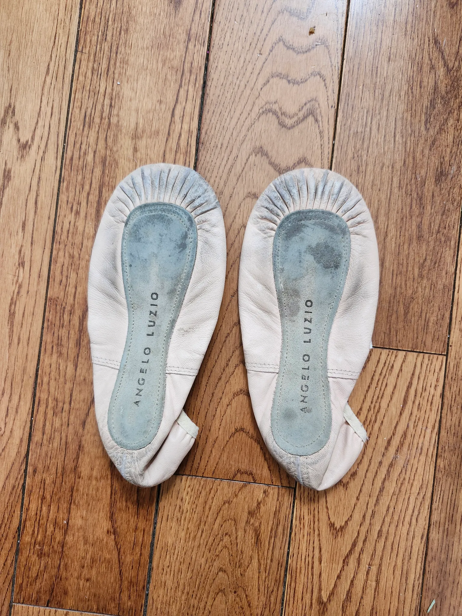 Ballet shoes - size 4M photo 1