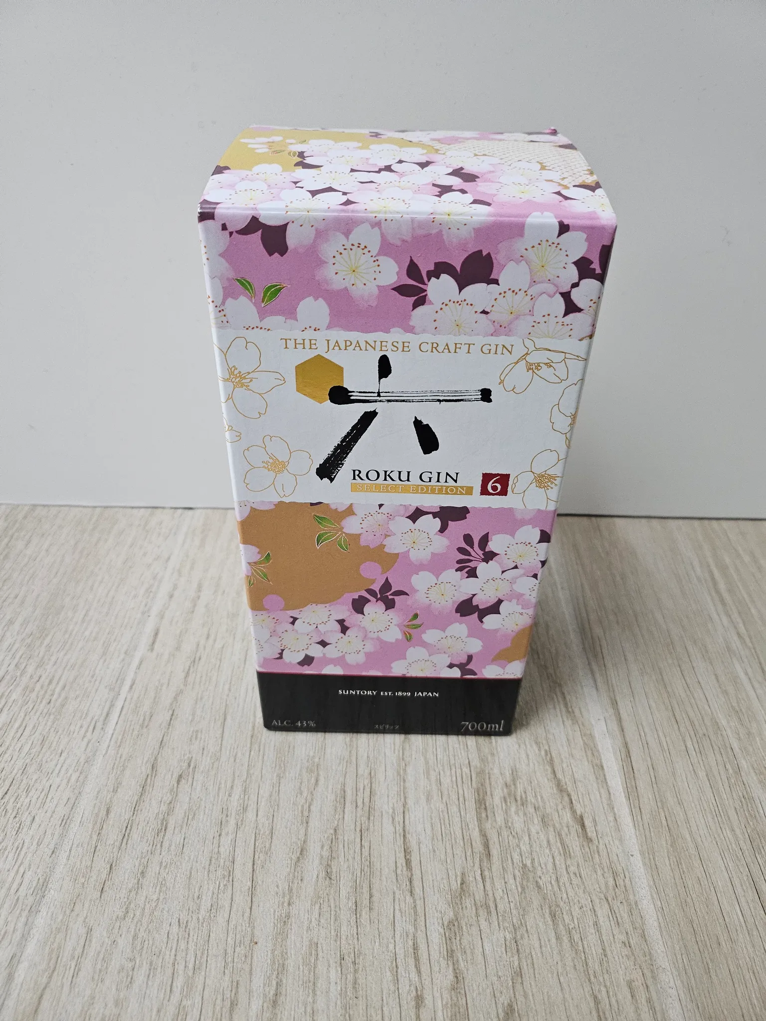 (Traded) Roku Gin photo 1