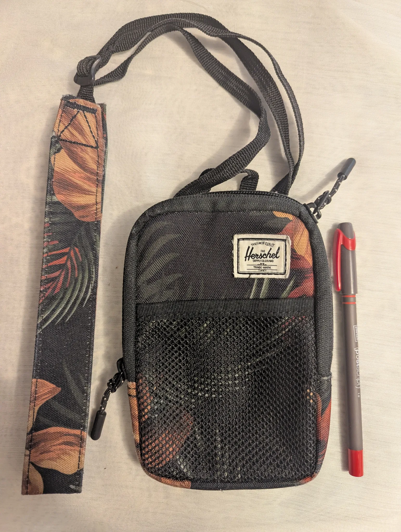 Herschel bag/purse photo 1