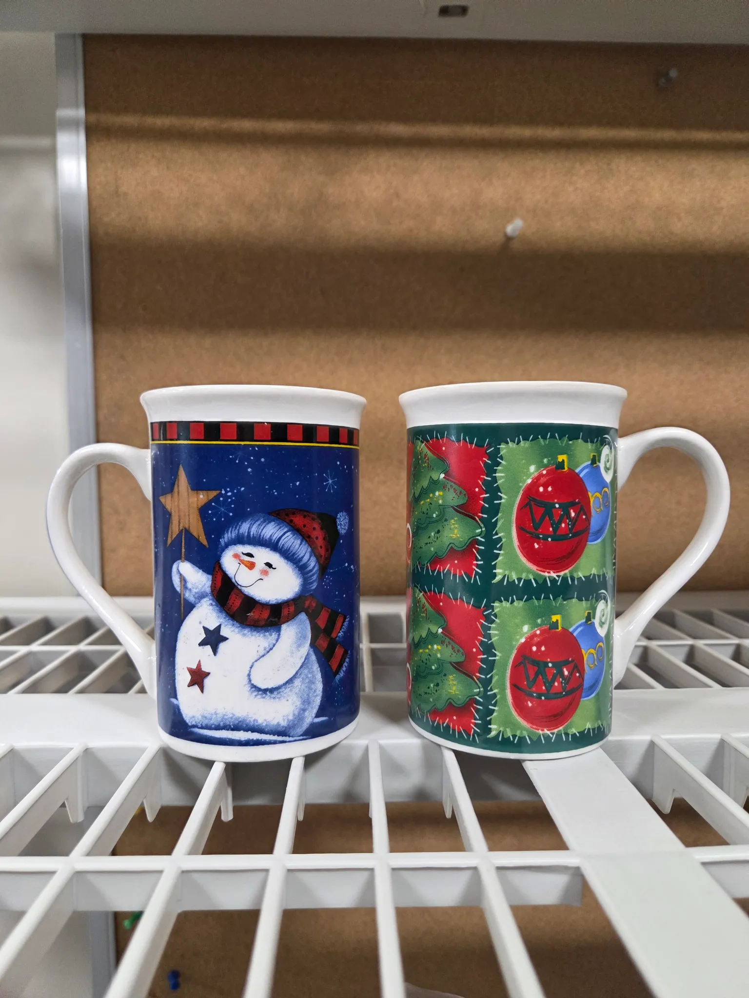 2 holiday mugs  photo 1