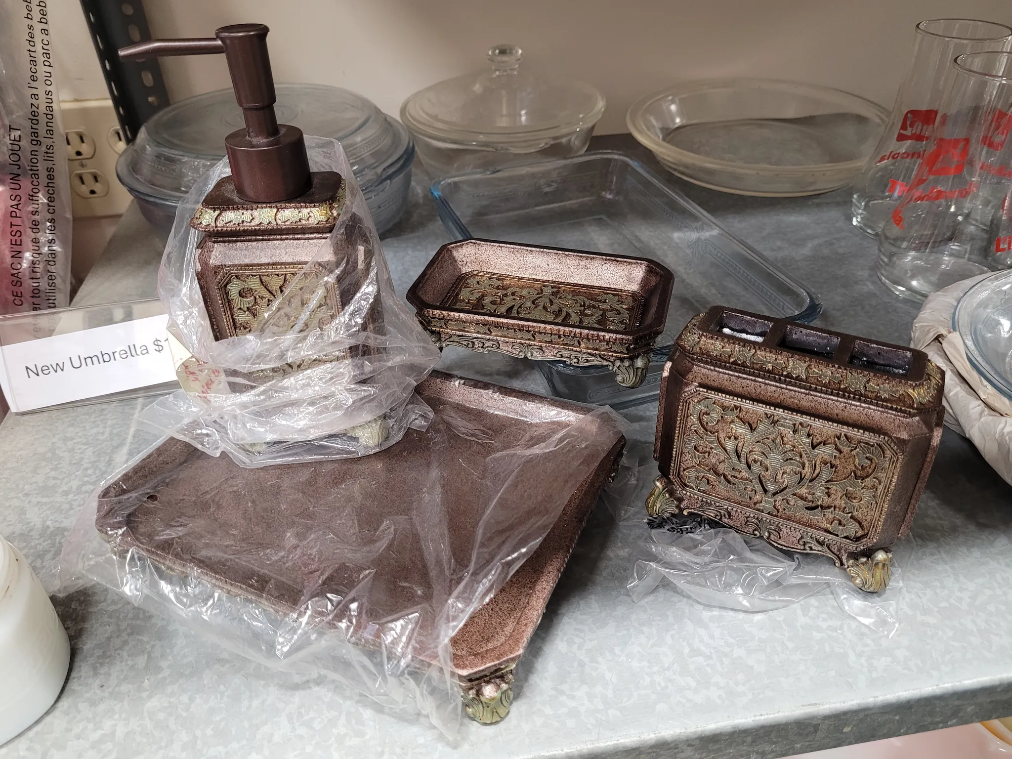New giftable 4 piece bathroom set photo 1