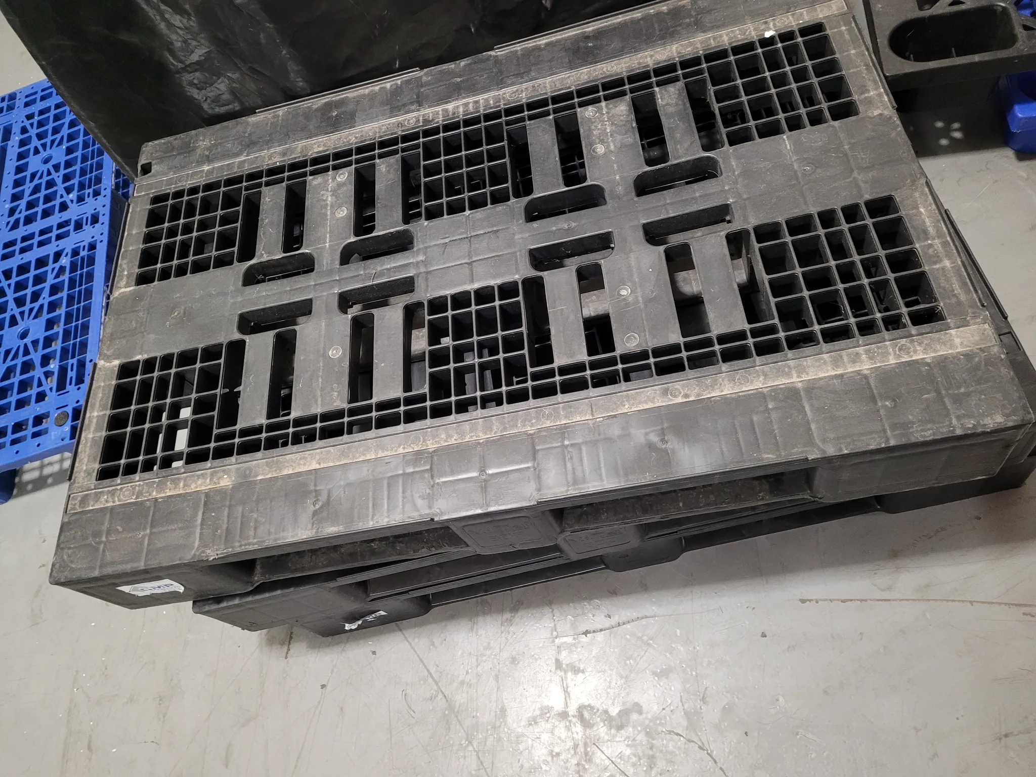 31.5x47.5 plastic pallets photo 1