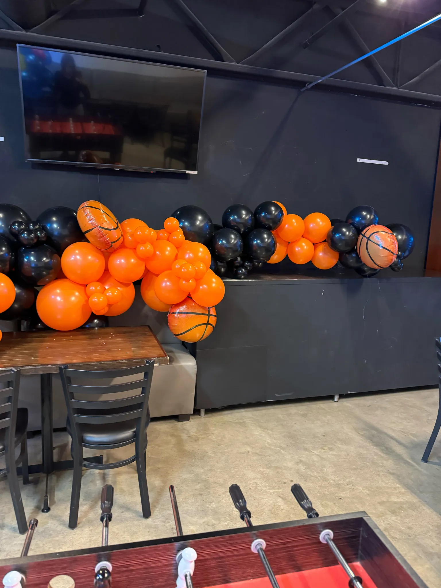 Basketball Balloon Garland and Balloon Centrepieces photo 1