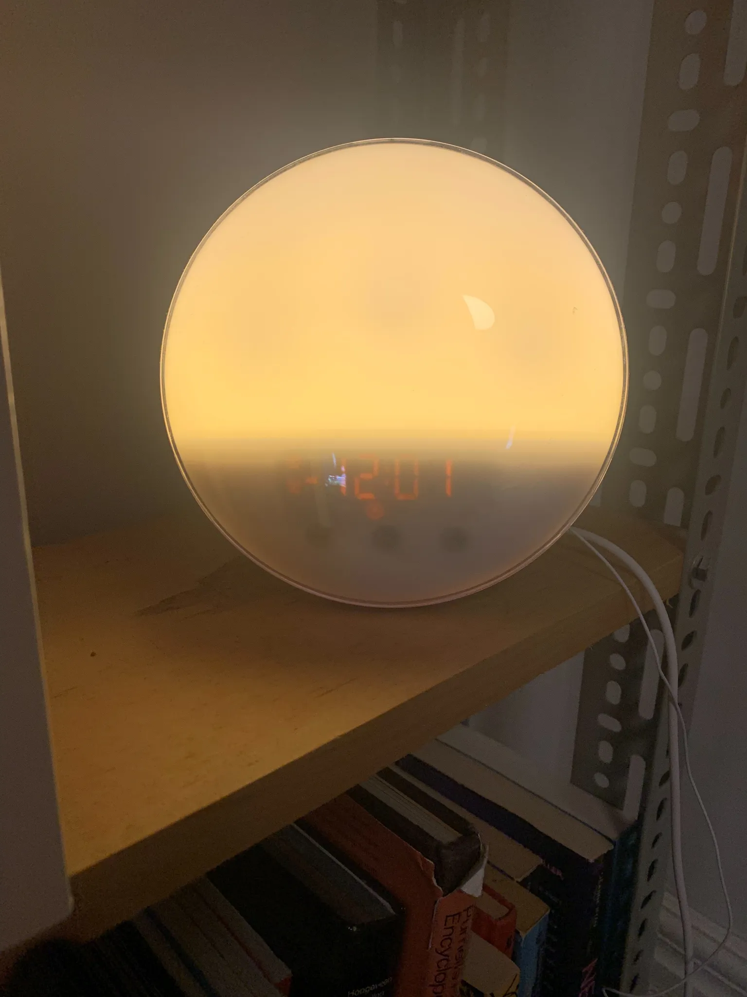 Sunrise Clock Alalrm/Radio photo 1