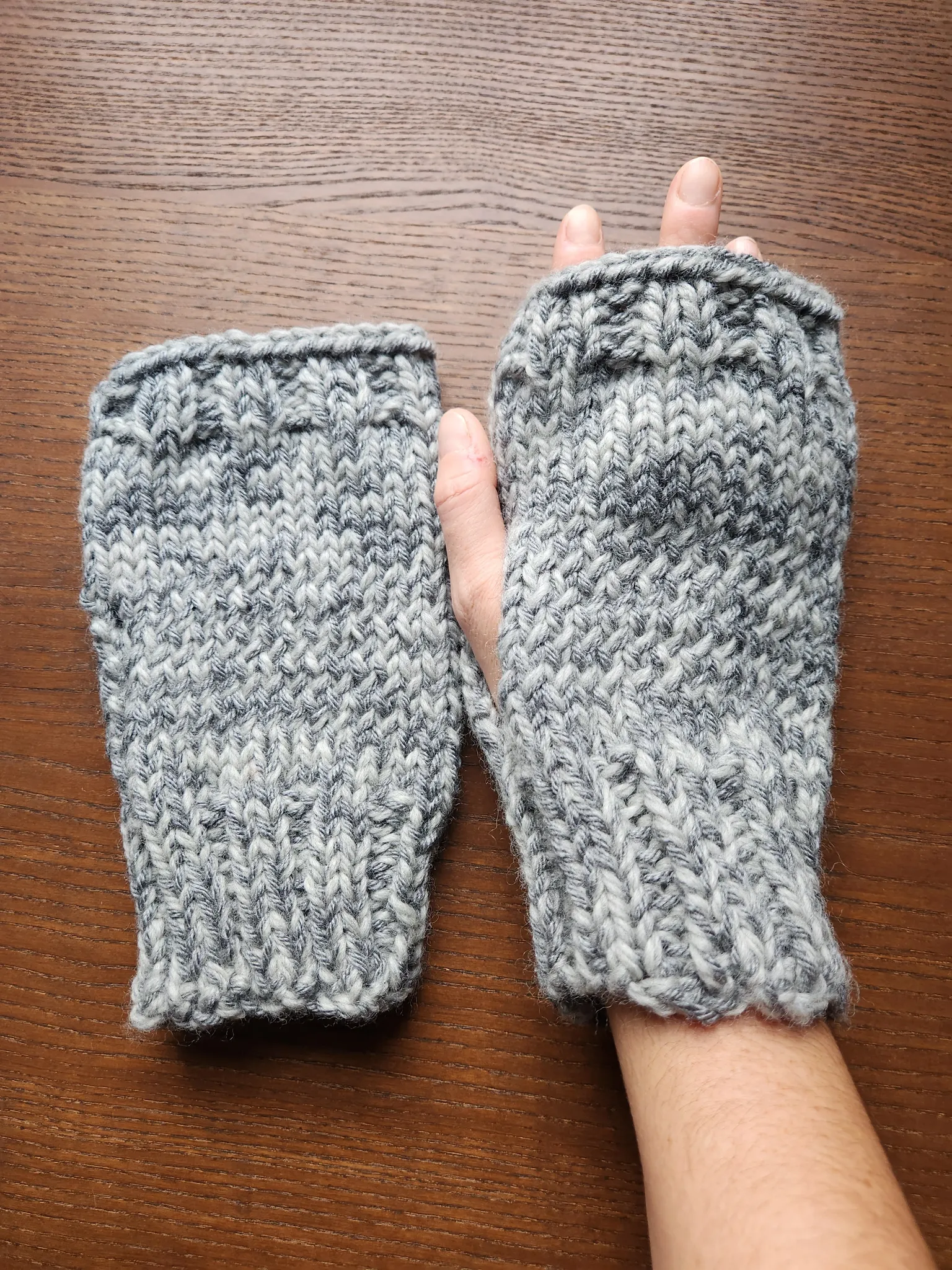 Fingerless mitts photo 1