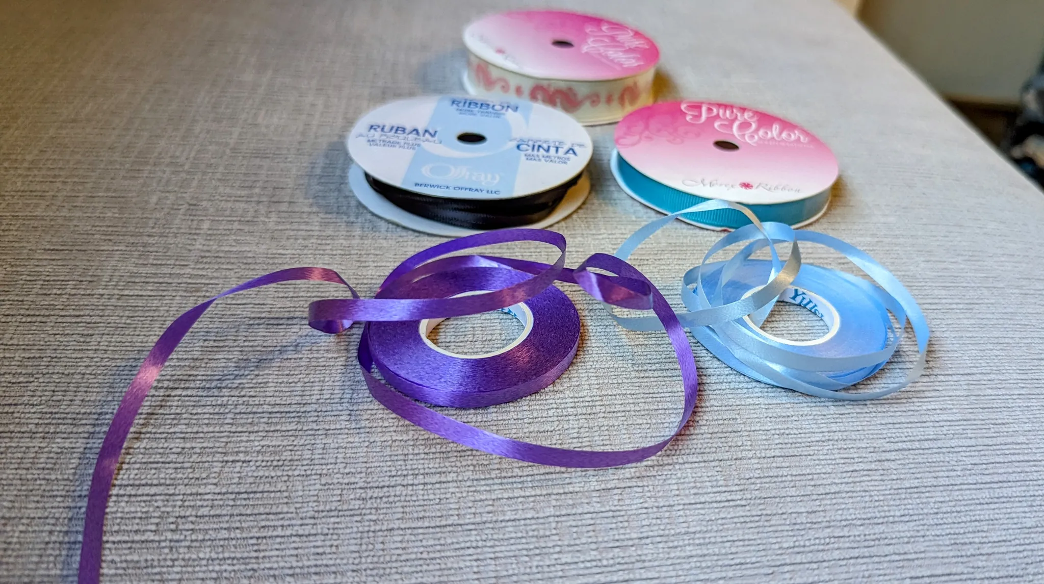 Ribbon (Gift Wrapping) photo 1