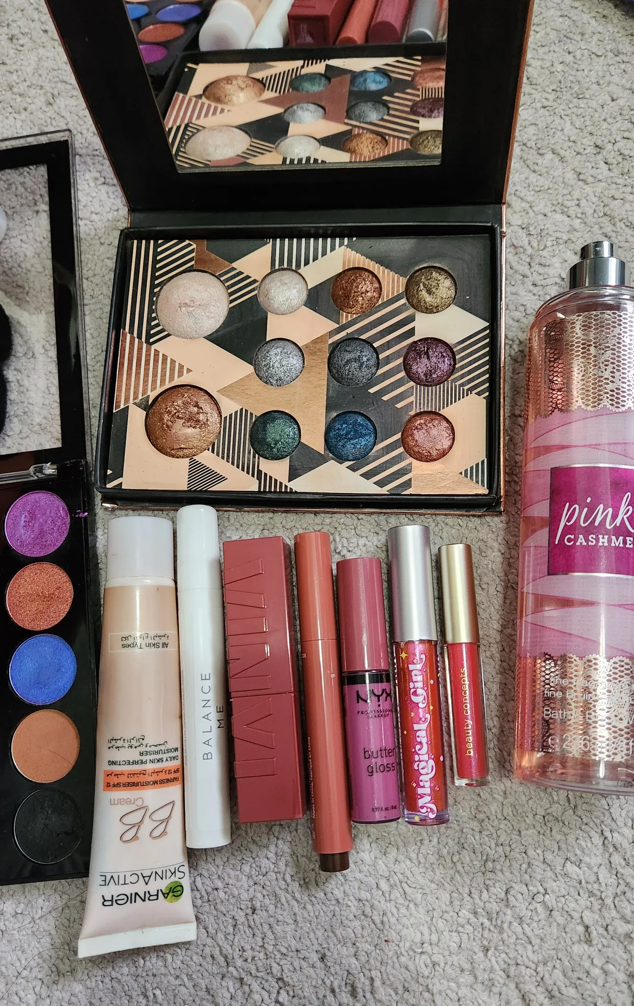 Used MakeUp Lot photo 1