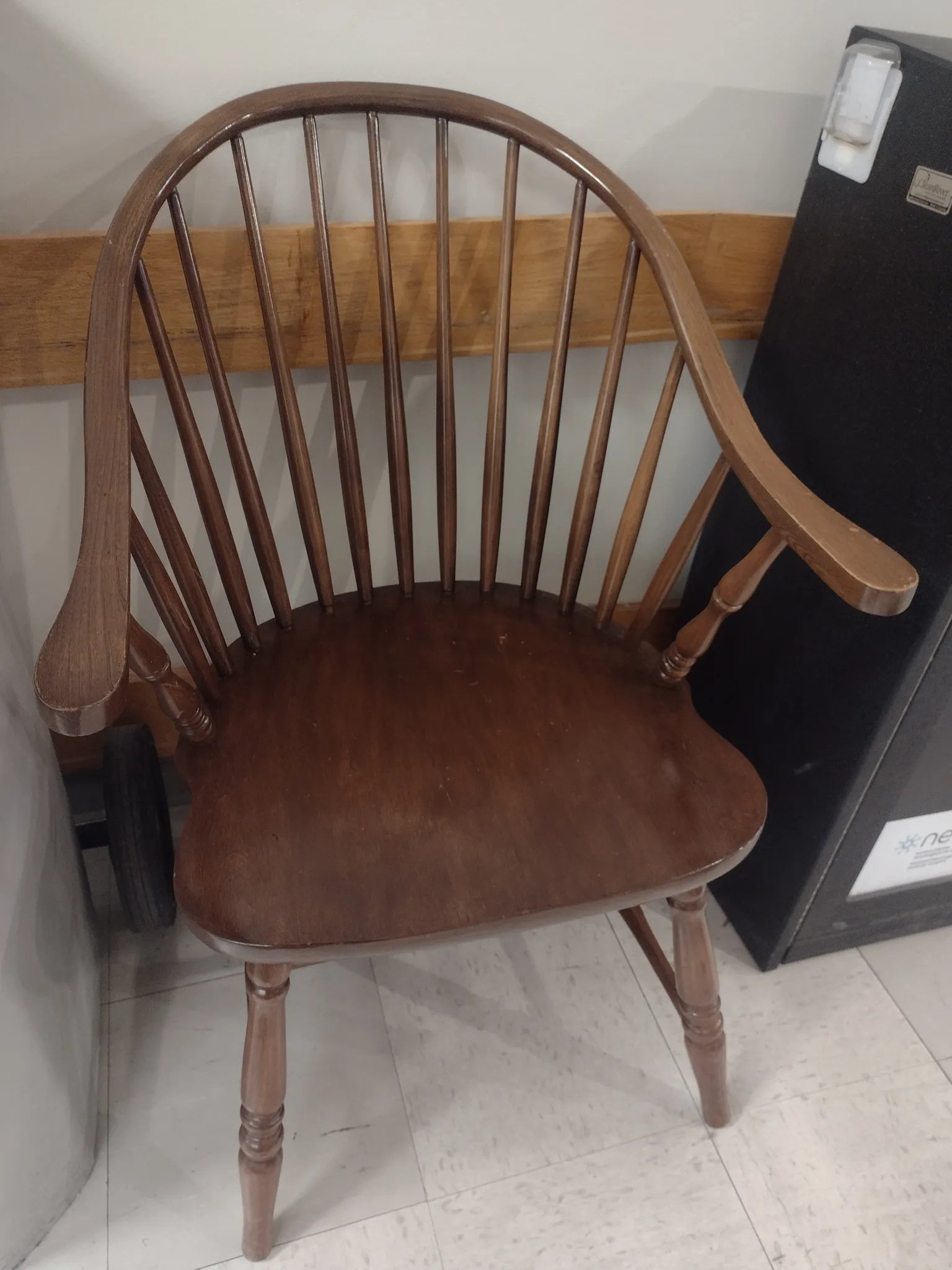 Wodden chair - to pick up in the next few days photo 1