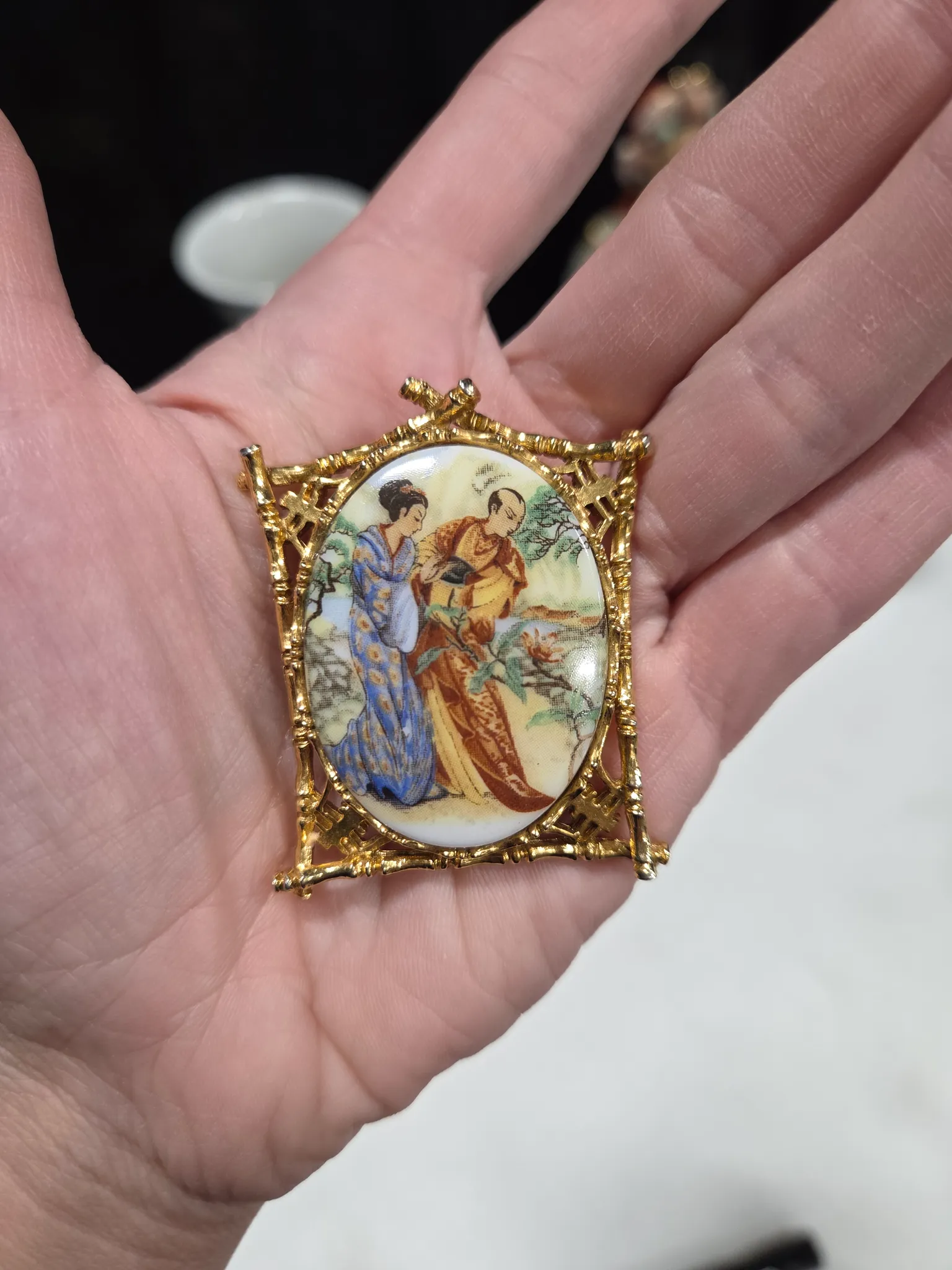 Broach photo 1