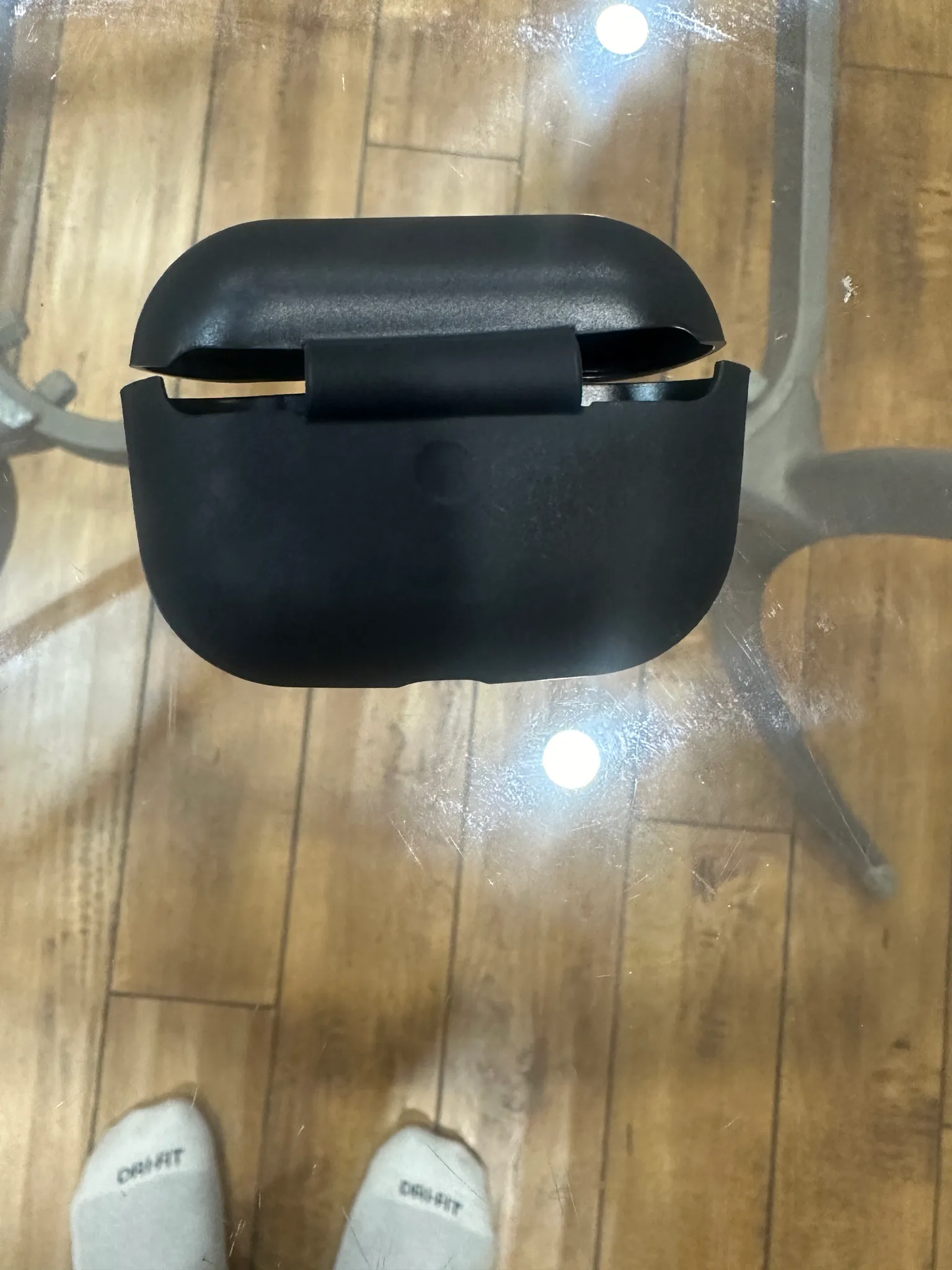 Gen 4 Airpod Case photo 1