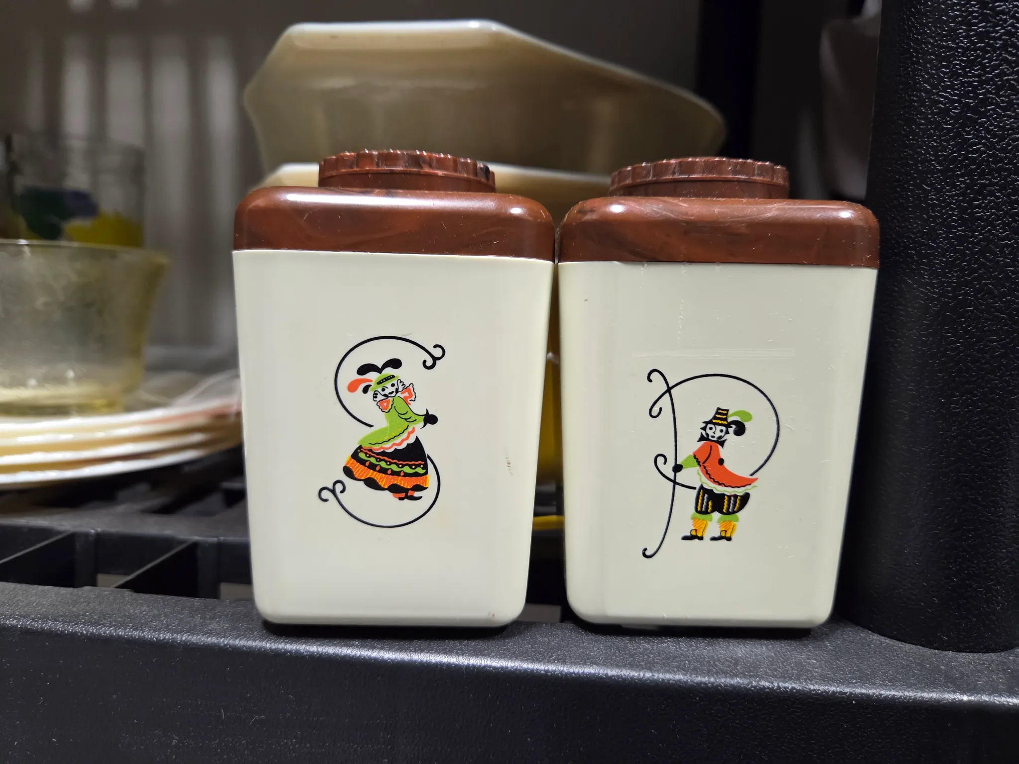 XL salt and pepper shaker set photo 1
