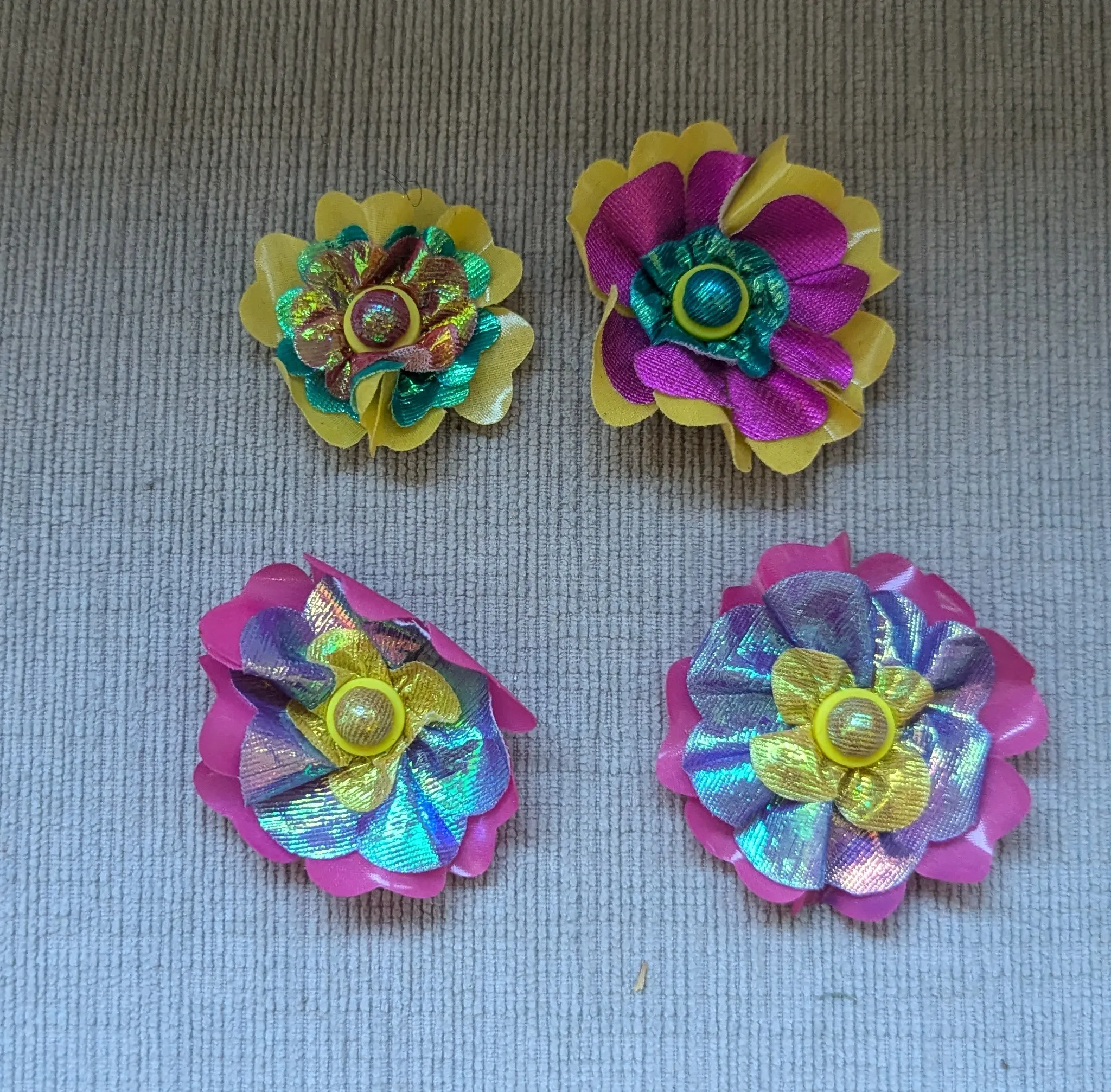 Four iridescent velcro flowers photo 1