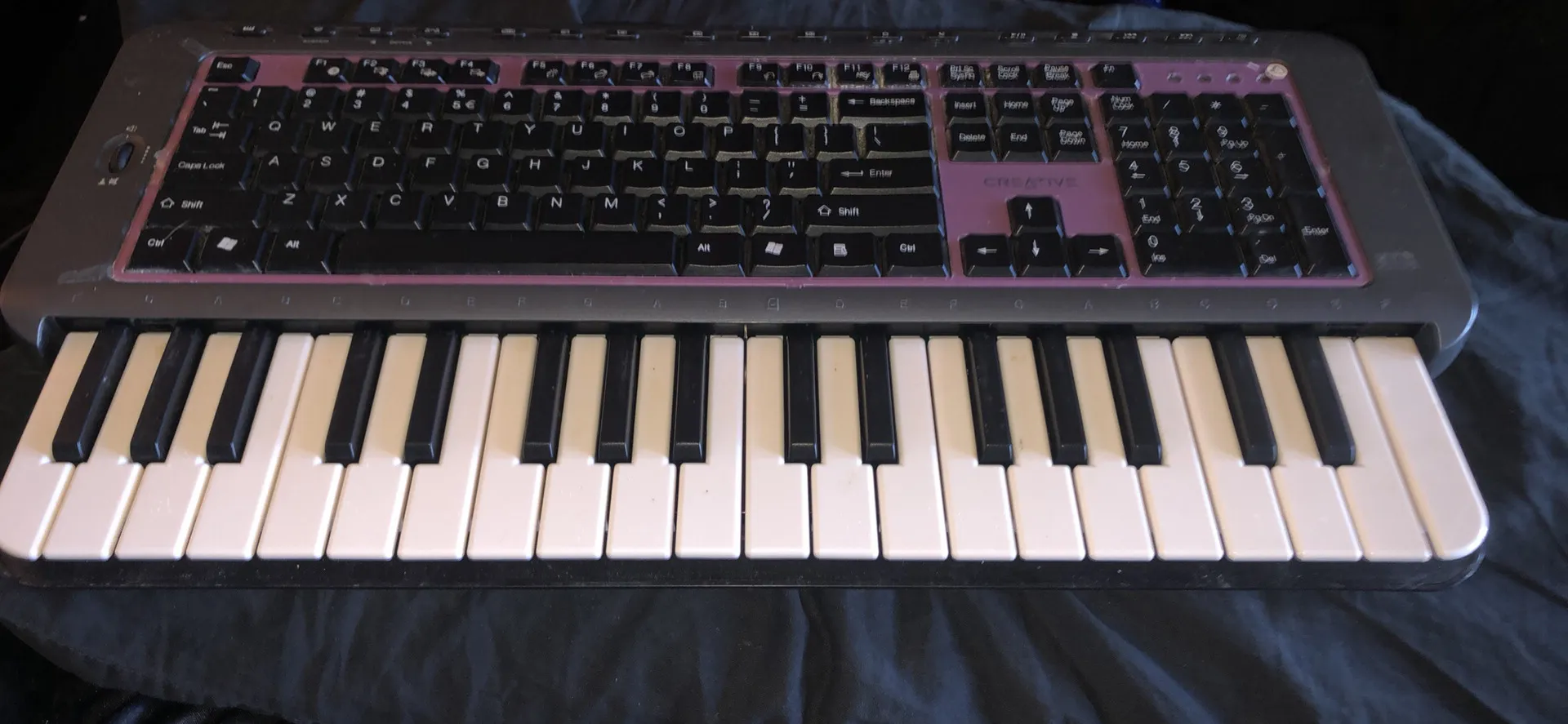 MIDI keyboard photo 1