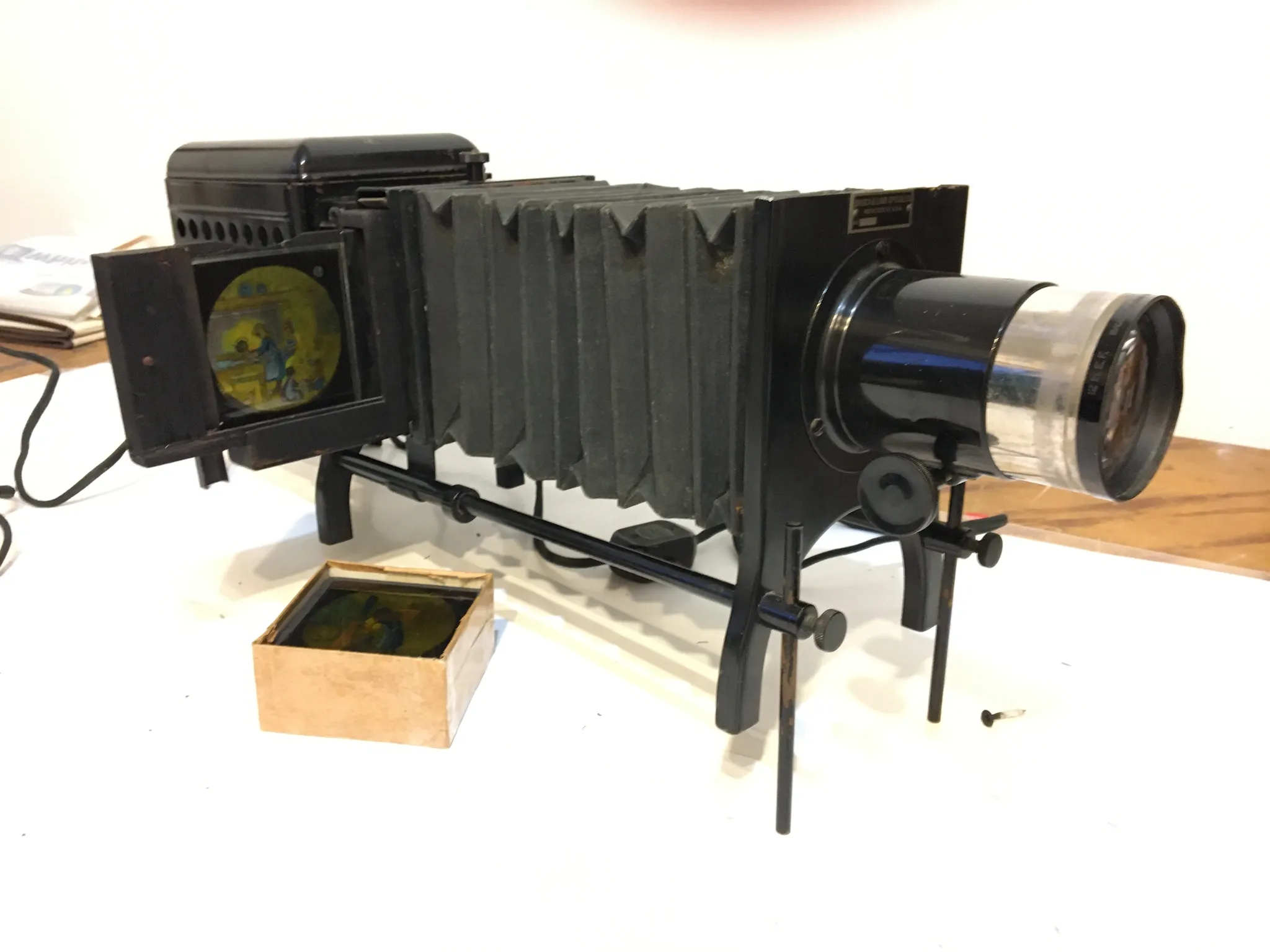 Antique Slide Projector  photo 1