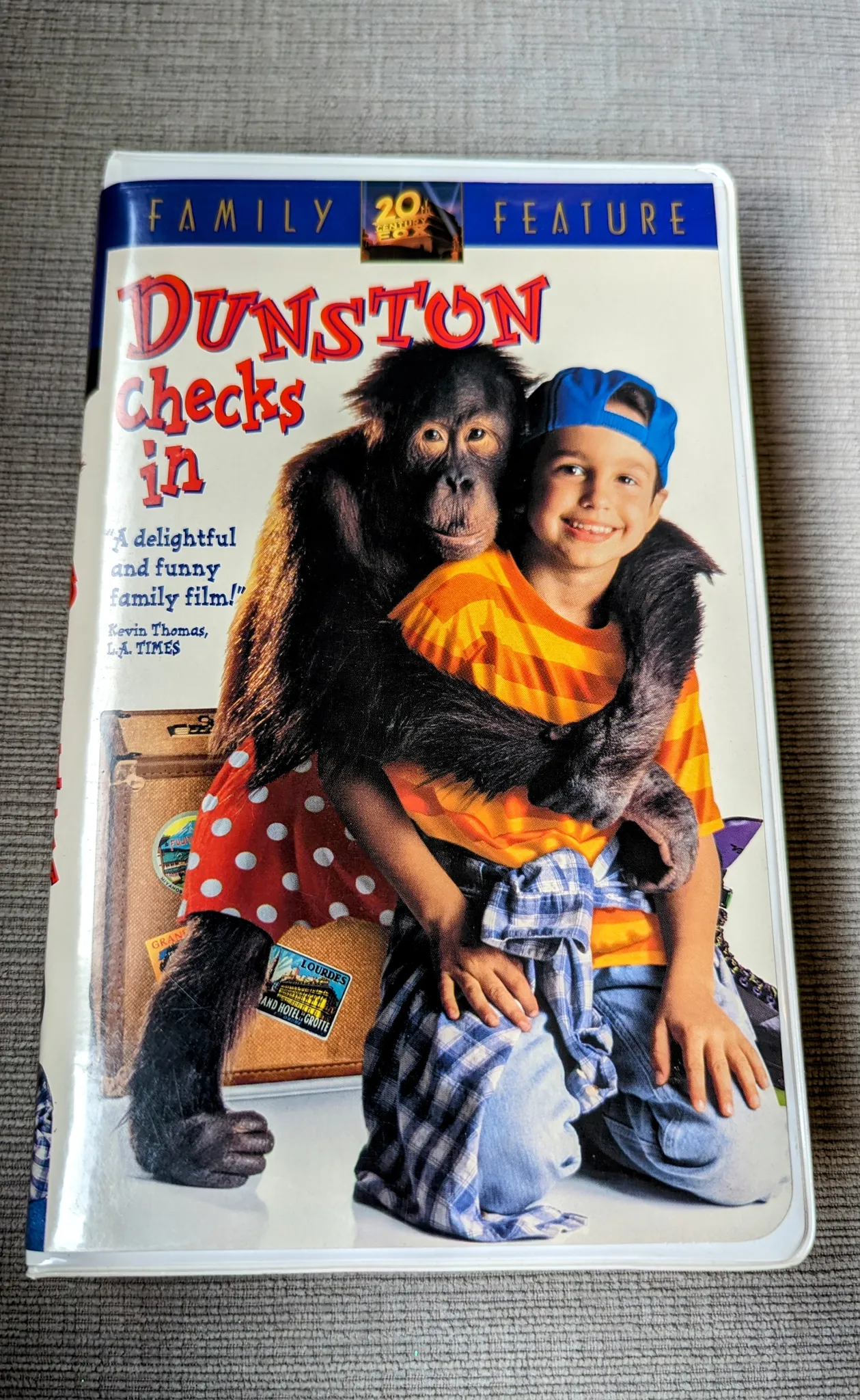 Dunston Checks In VHS Movie  photo 1