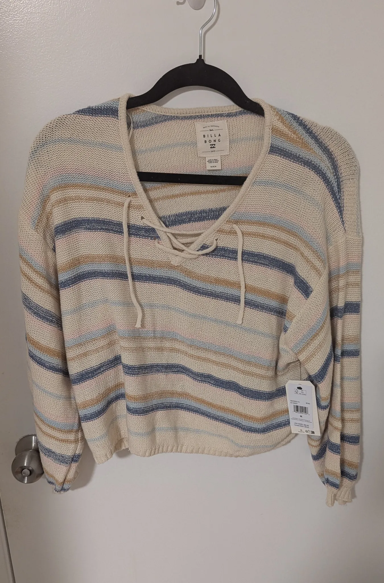 Brand New with Tags Billabong Women's Size Medium Knit Sweater photo 1