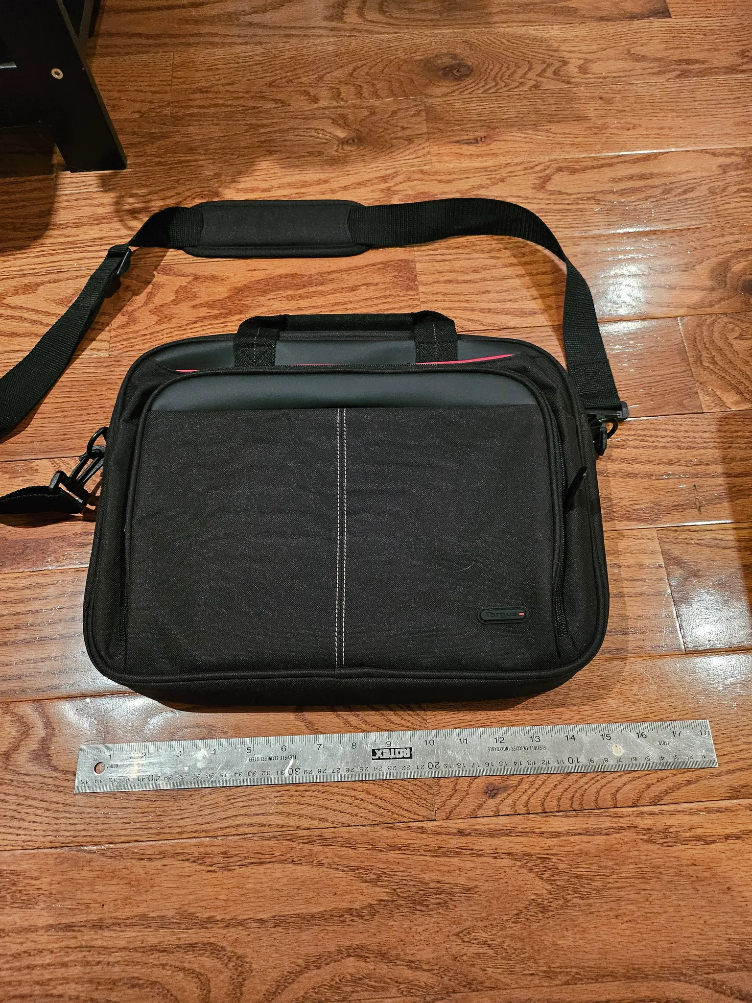 Targus laptop bag photo 1