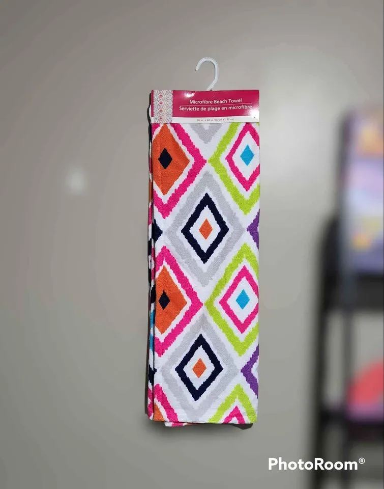 NWT Microfiber beach towel photo 1