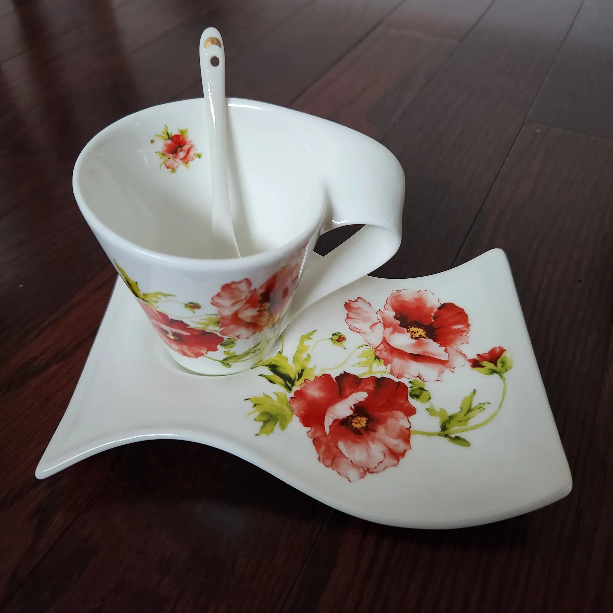 Porcelain Teacup Set photo 1