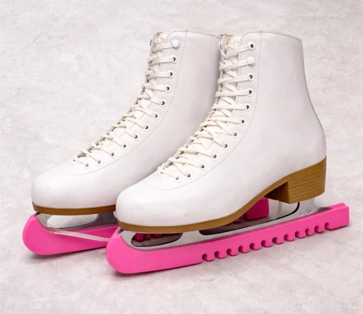 Dominion Spirit Figure Skates Size 7 photo 1