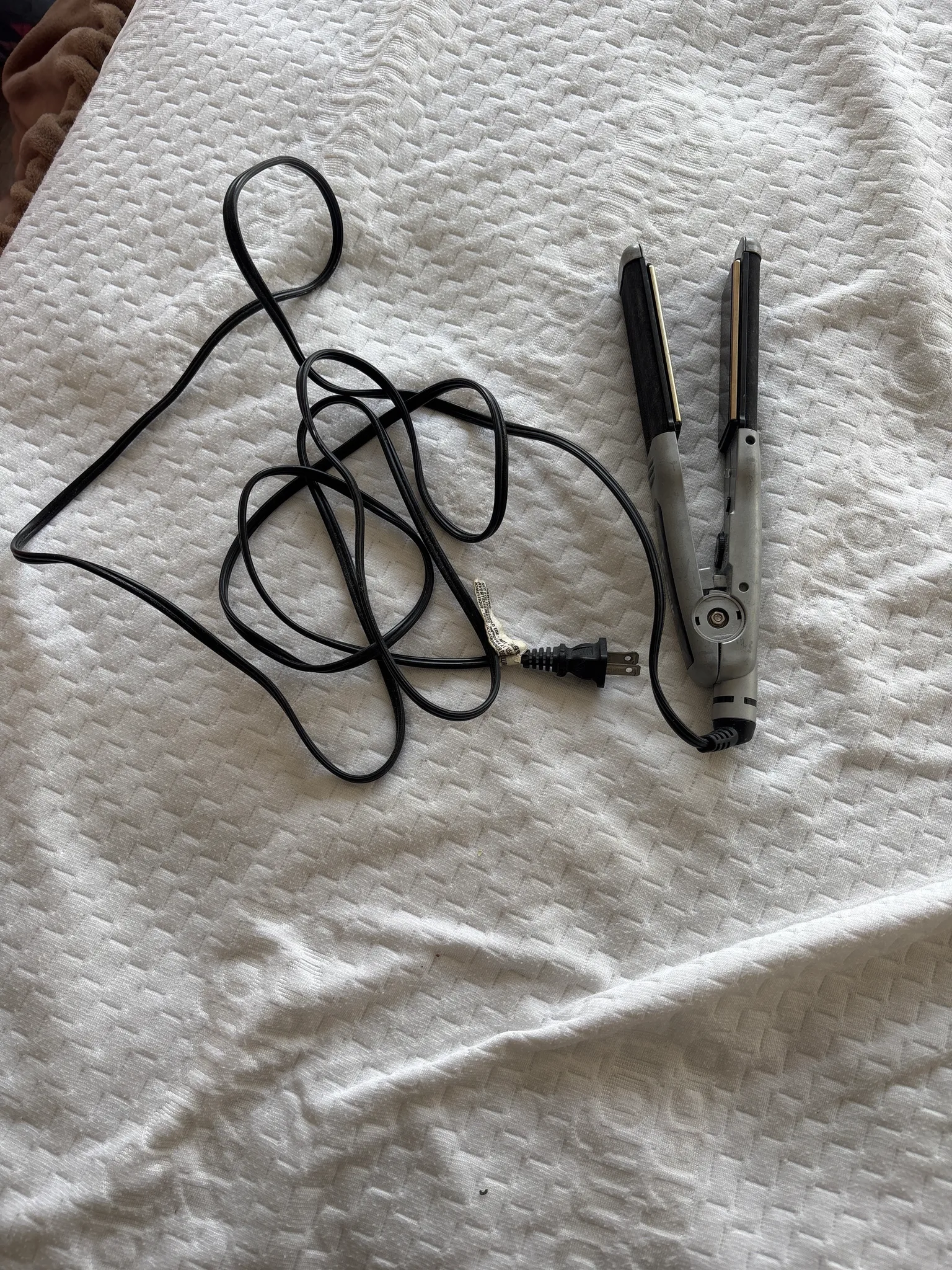 Hair straightener  photo 1