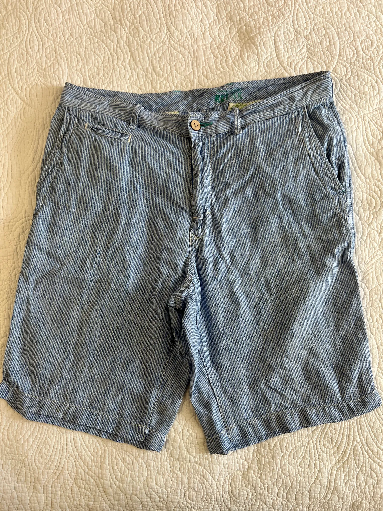 Tommy Bahama Mens Shorts, 33” Waist photo 1