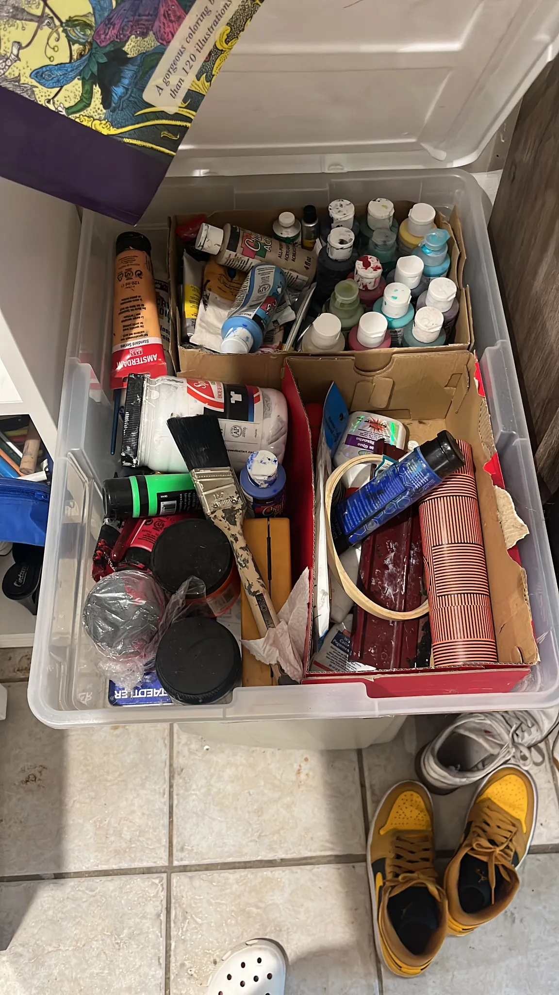 Art supplies photo 1