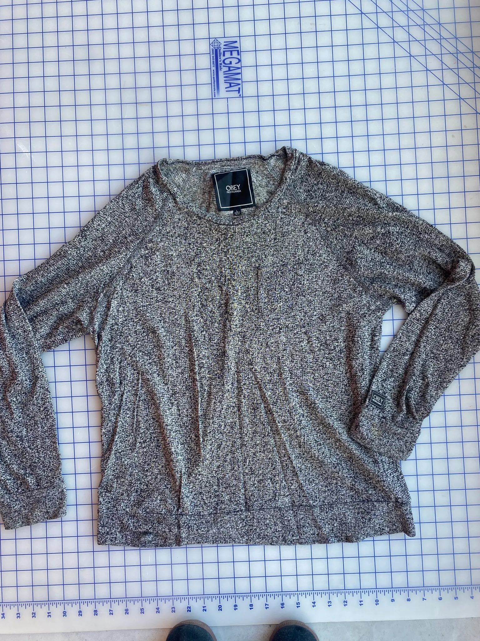 OBEY sweater  photo 1
