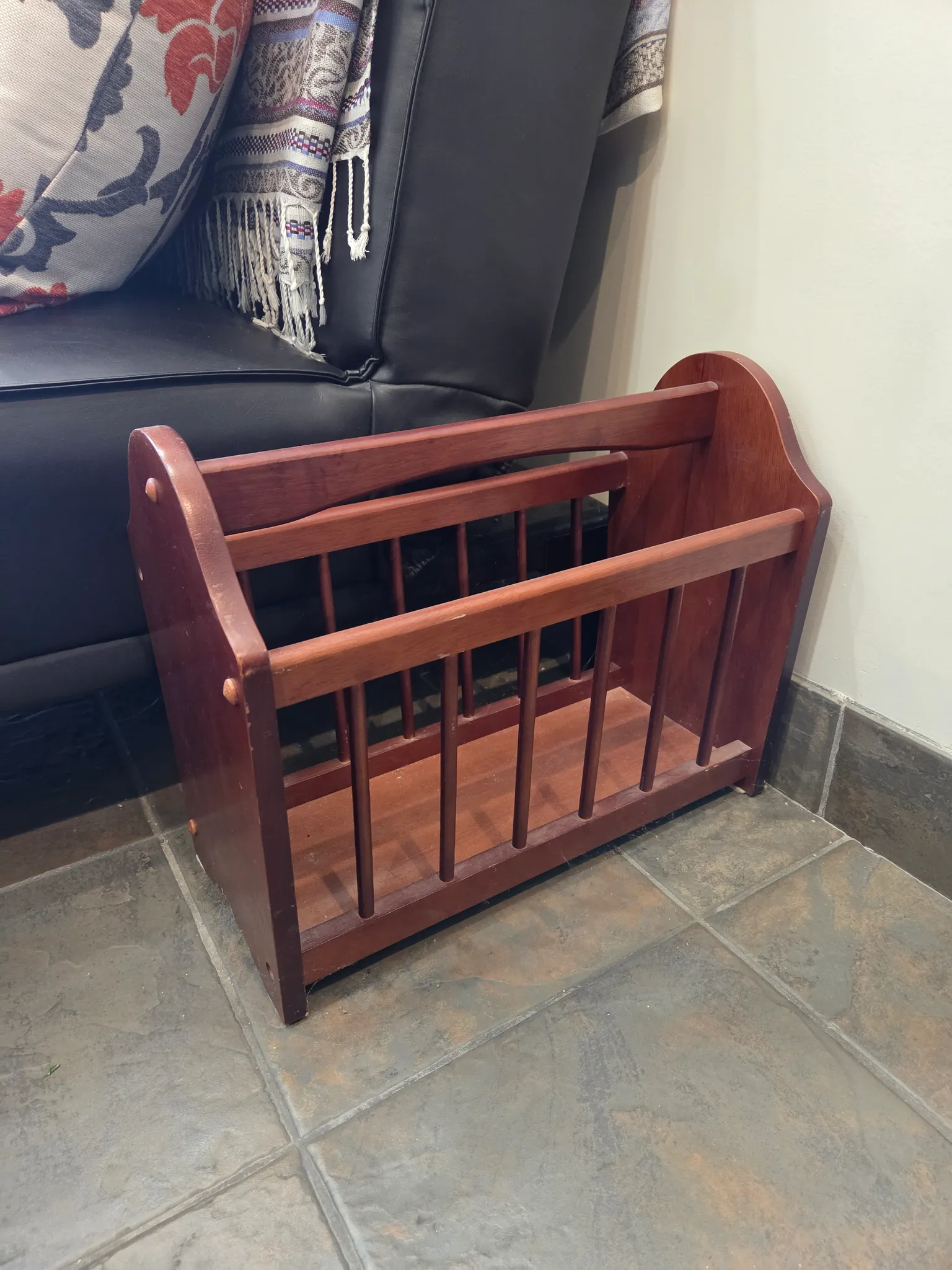 Wood magazine rack photo 1