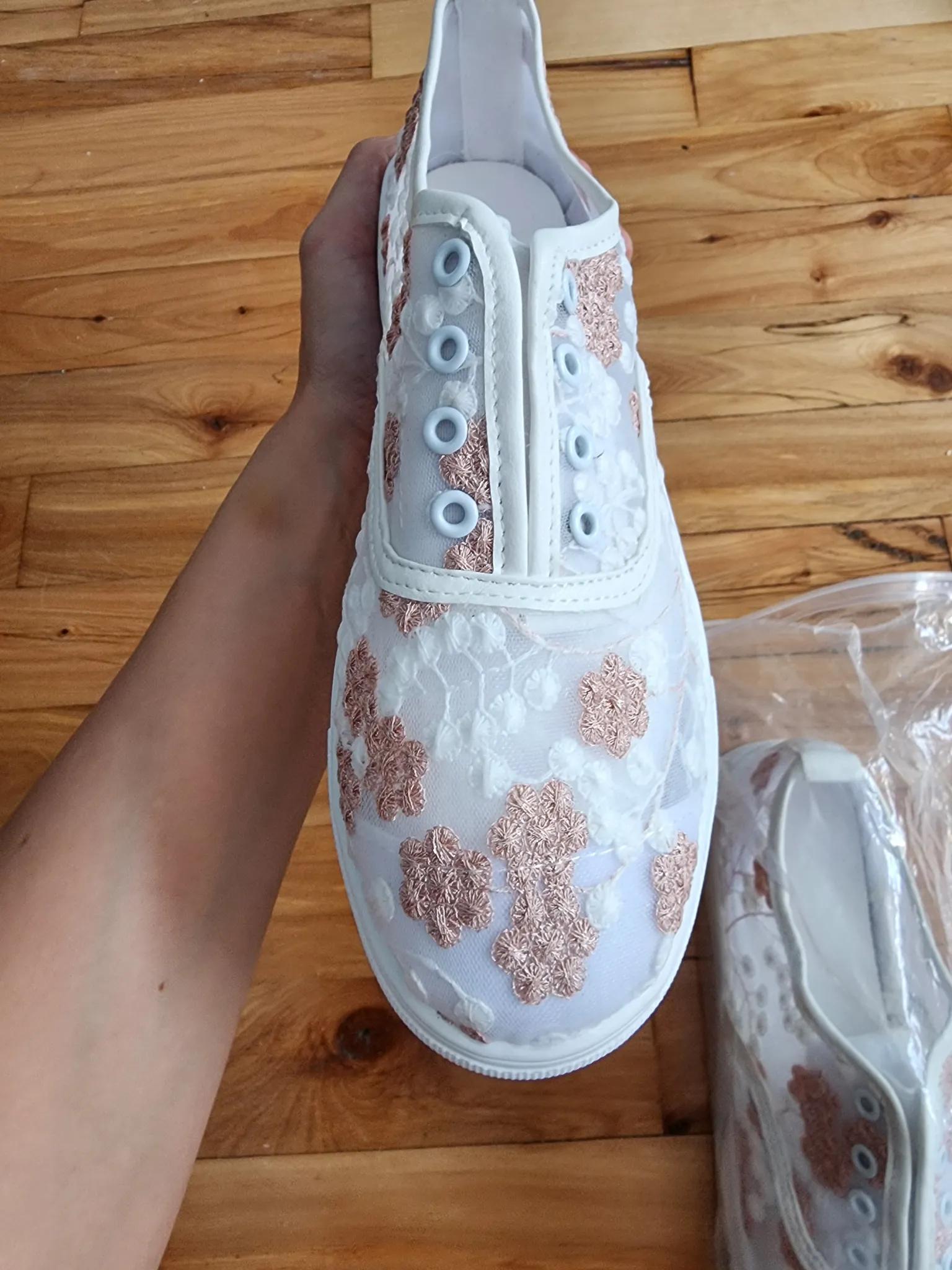 NEW sz 41 flower running shoes photo 1