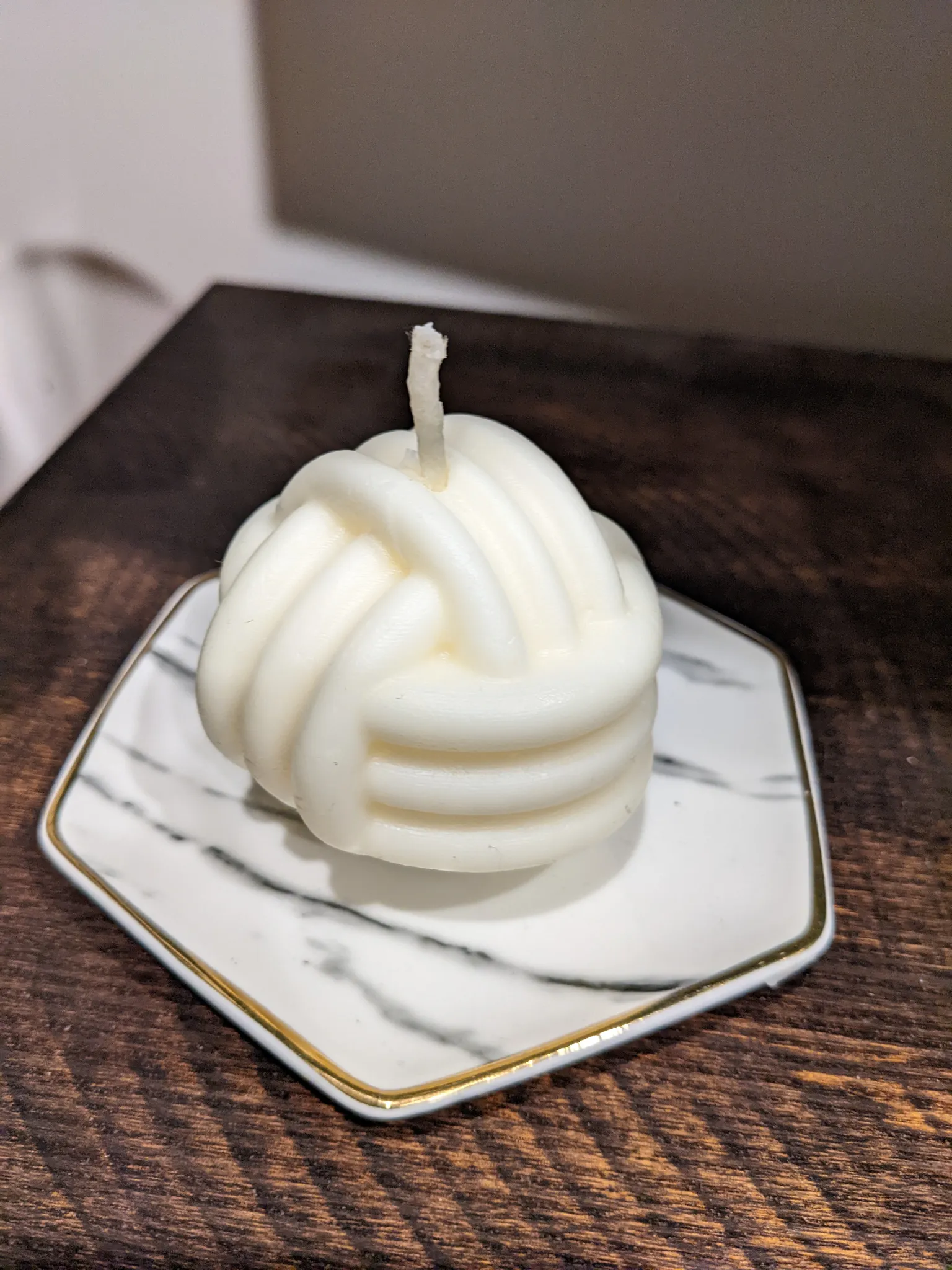 Wax candle yarn ball photo 1