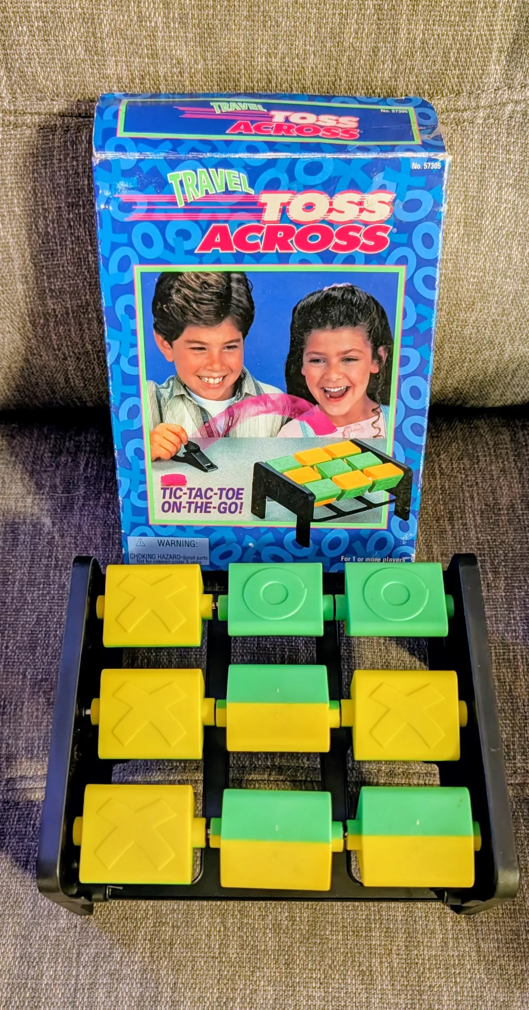 Travel Toss Across Tic-Tac-Toe On-The-Go Game photo 1