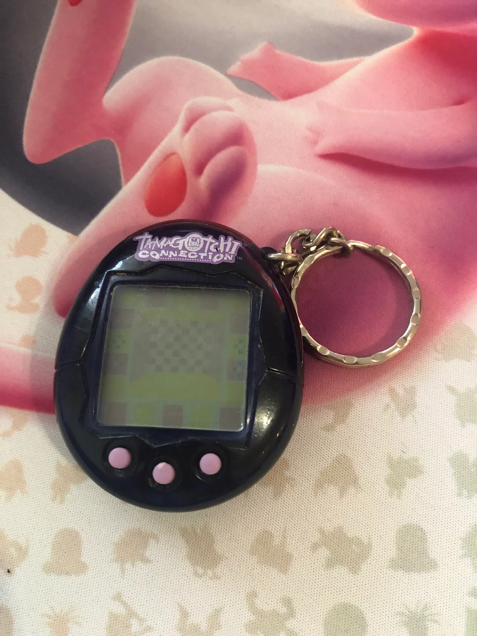 Tamagotchi (missing back) photo 1