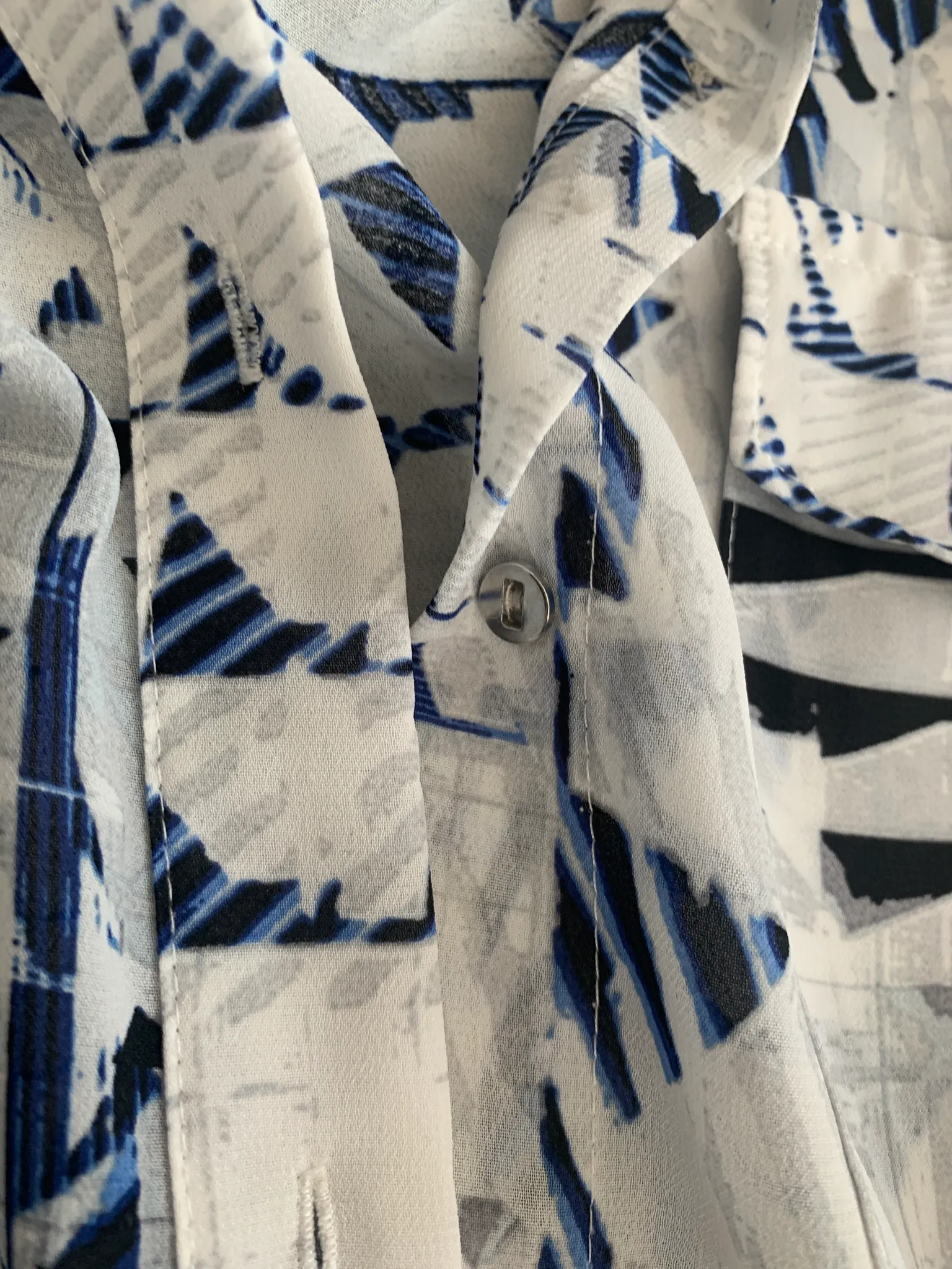 Le Chateau Shirt photo 1